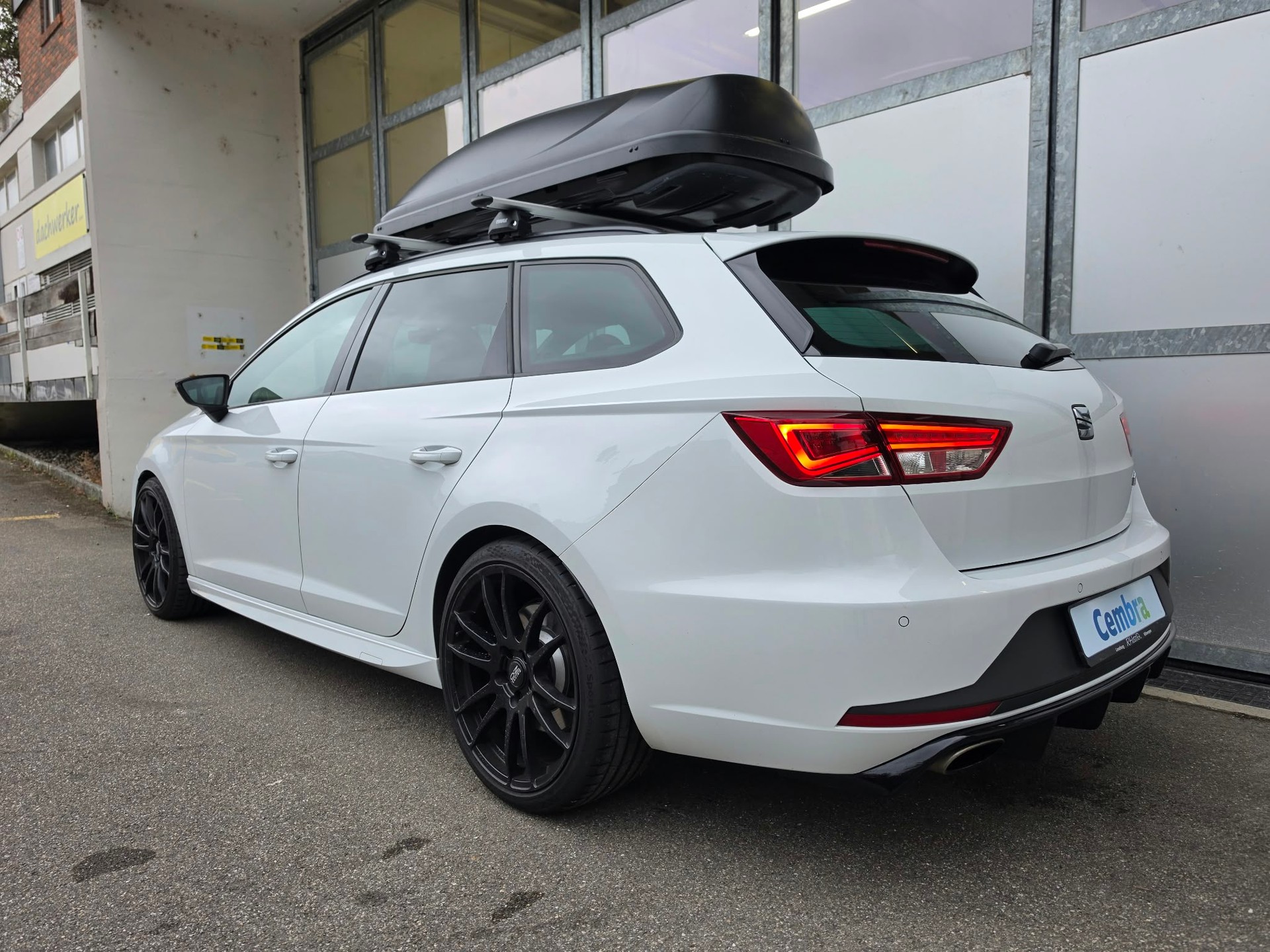 SEAT Leon ST 2.0 TSI Cupra 290 DSG-image-4