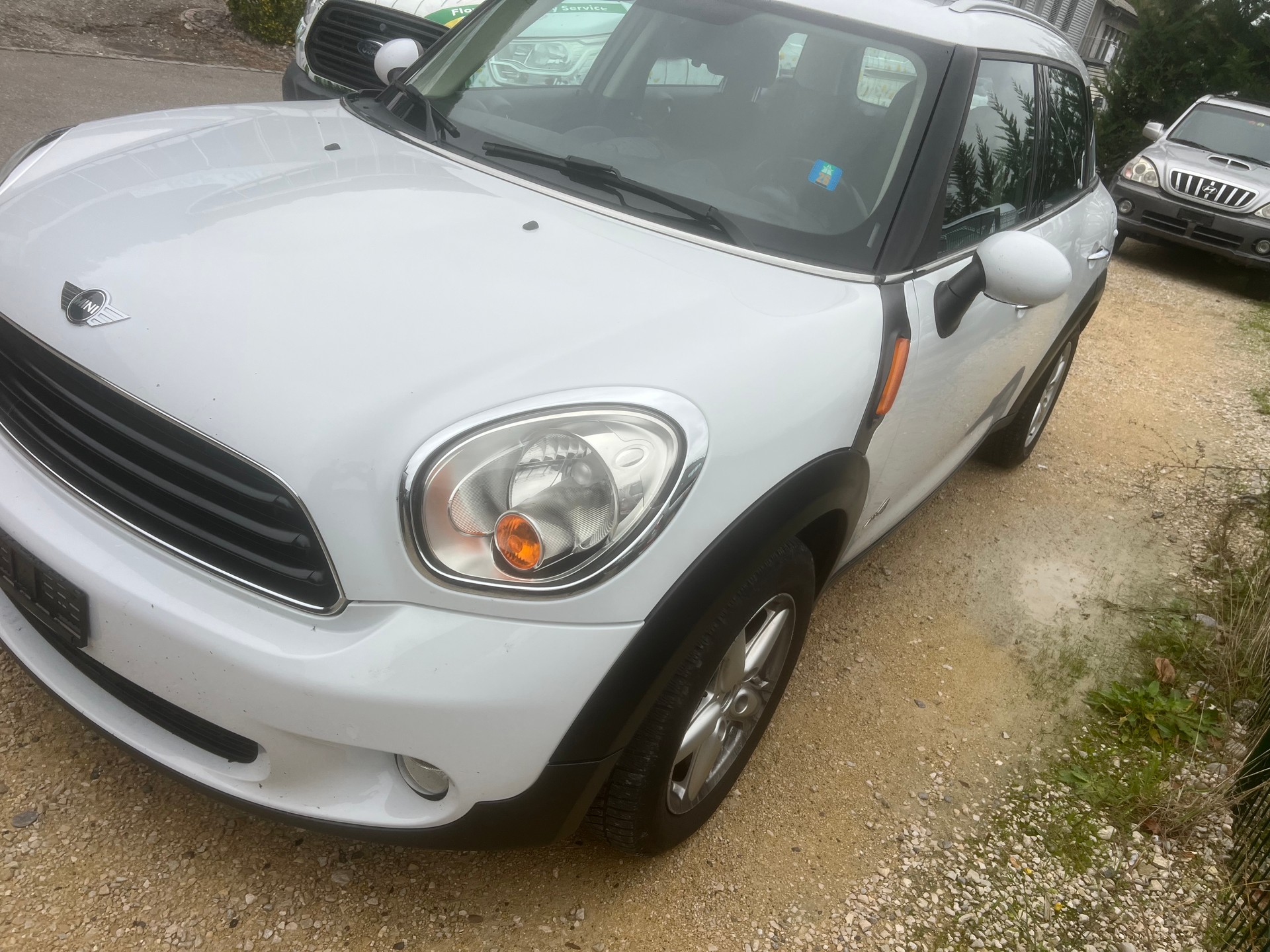 MINI Countryman Cooper D ALL4-image-3