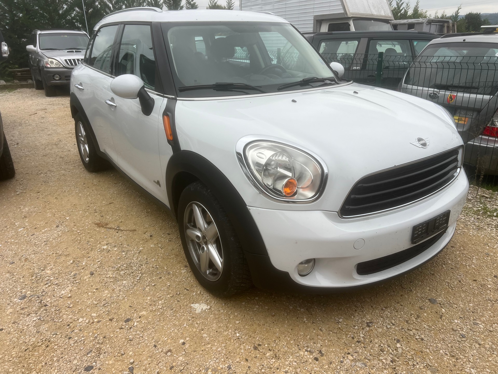 MINI Countryman Cooper D ALL4-image-4
