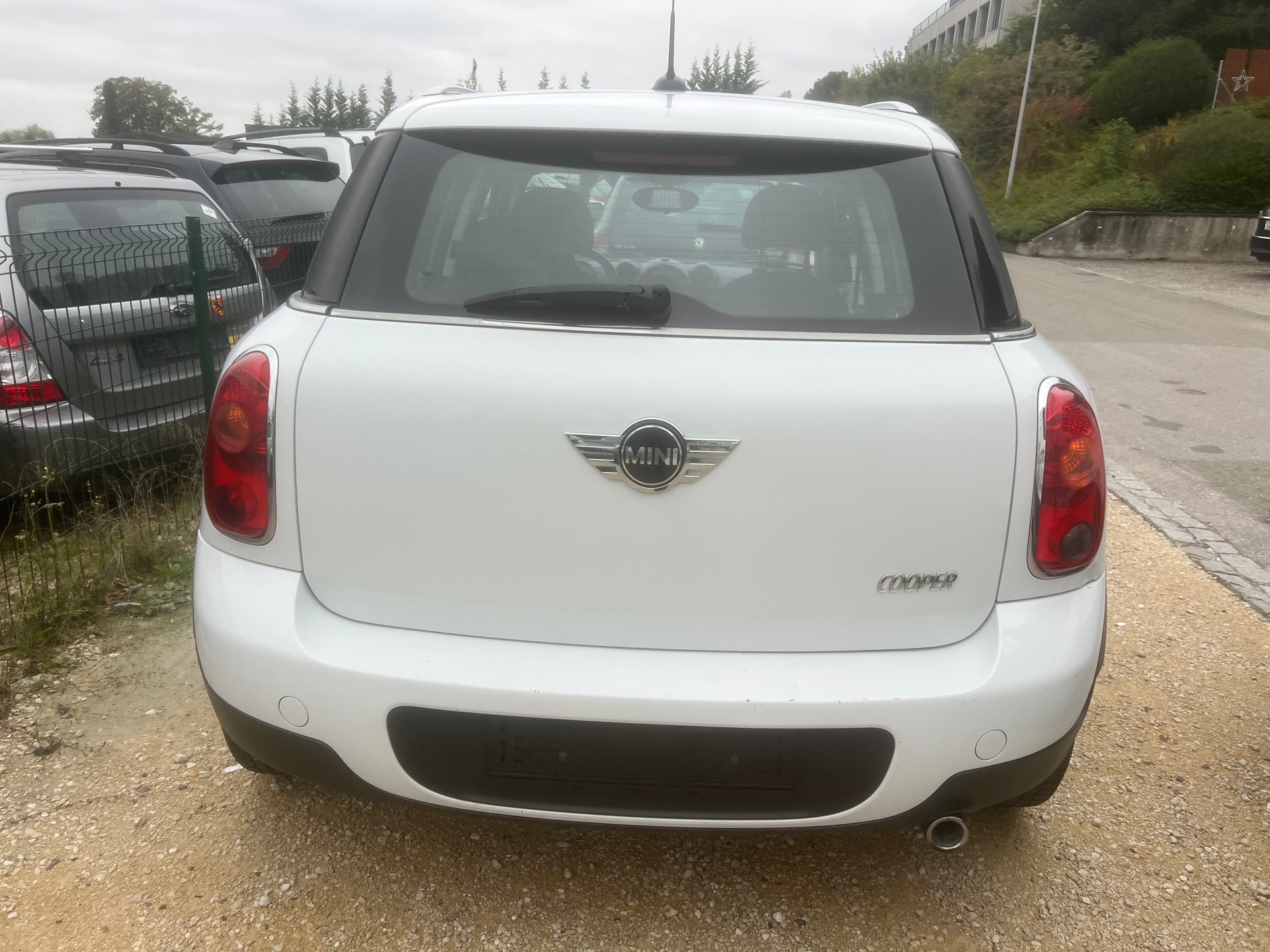MINI Countryman Cooper D ALL4-image-1