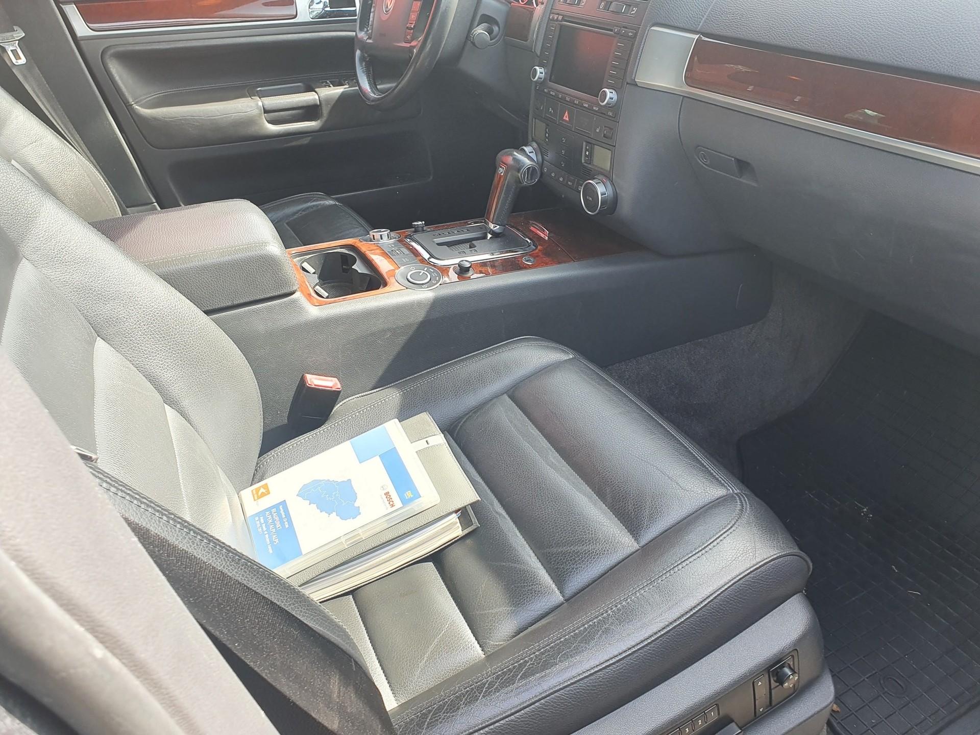 VW Touareg 5.0 TDI V10 Automatic-image-4