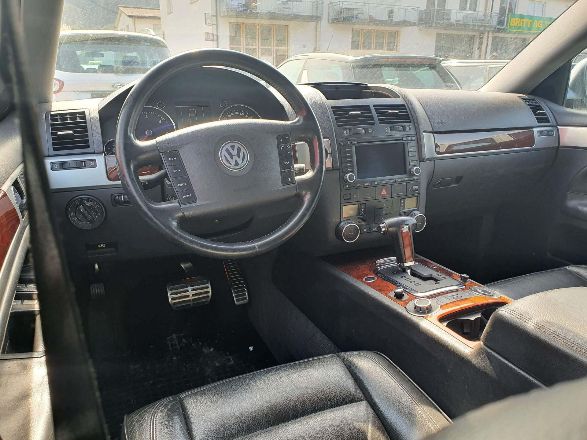 VW Touareg 5.0 TDI V10 Automatic-image-7