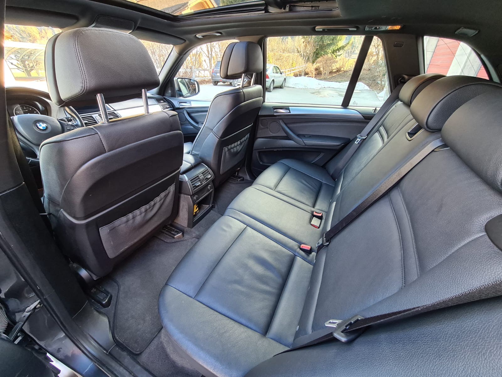 BMW X5 xDrive 50i Steptronic-image-7