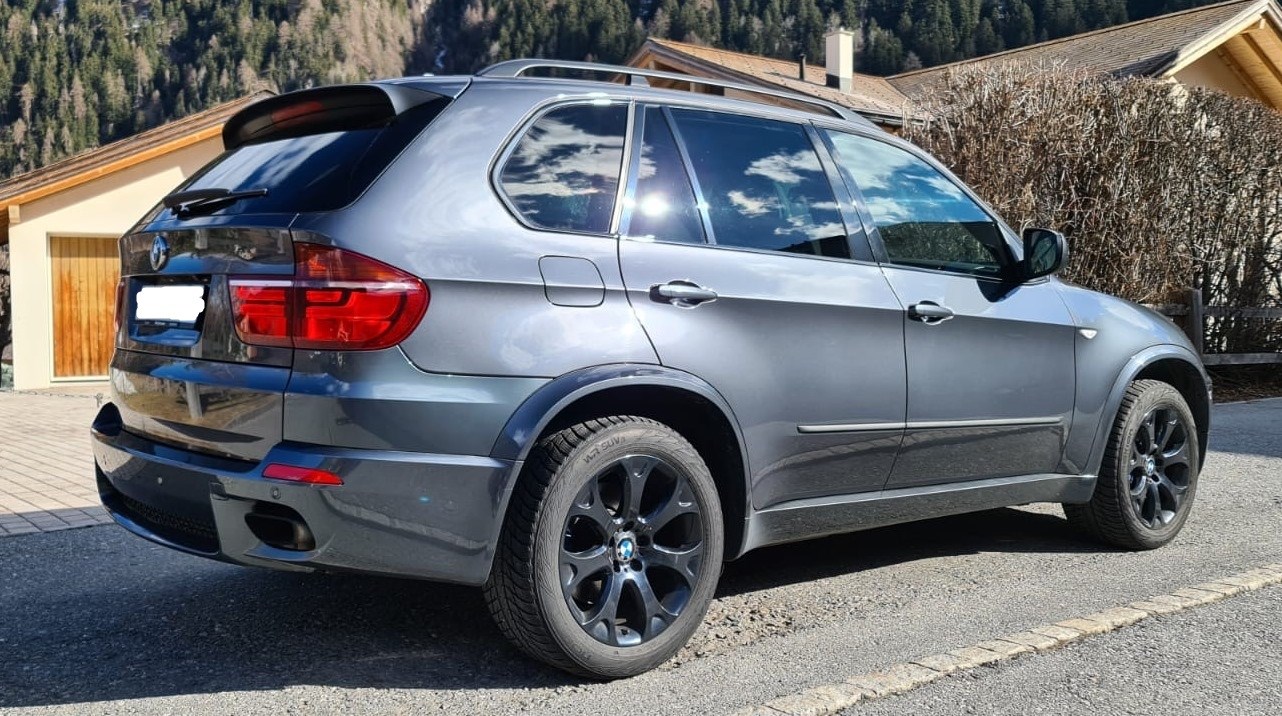 BMW X5 xDrive 50i Steptronic-image-2