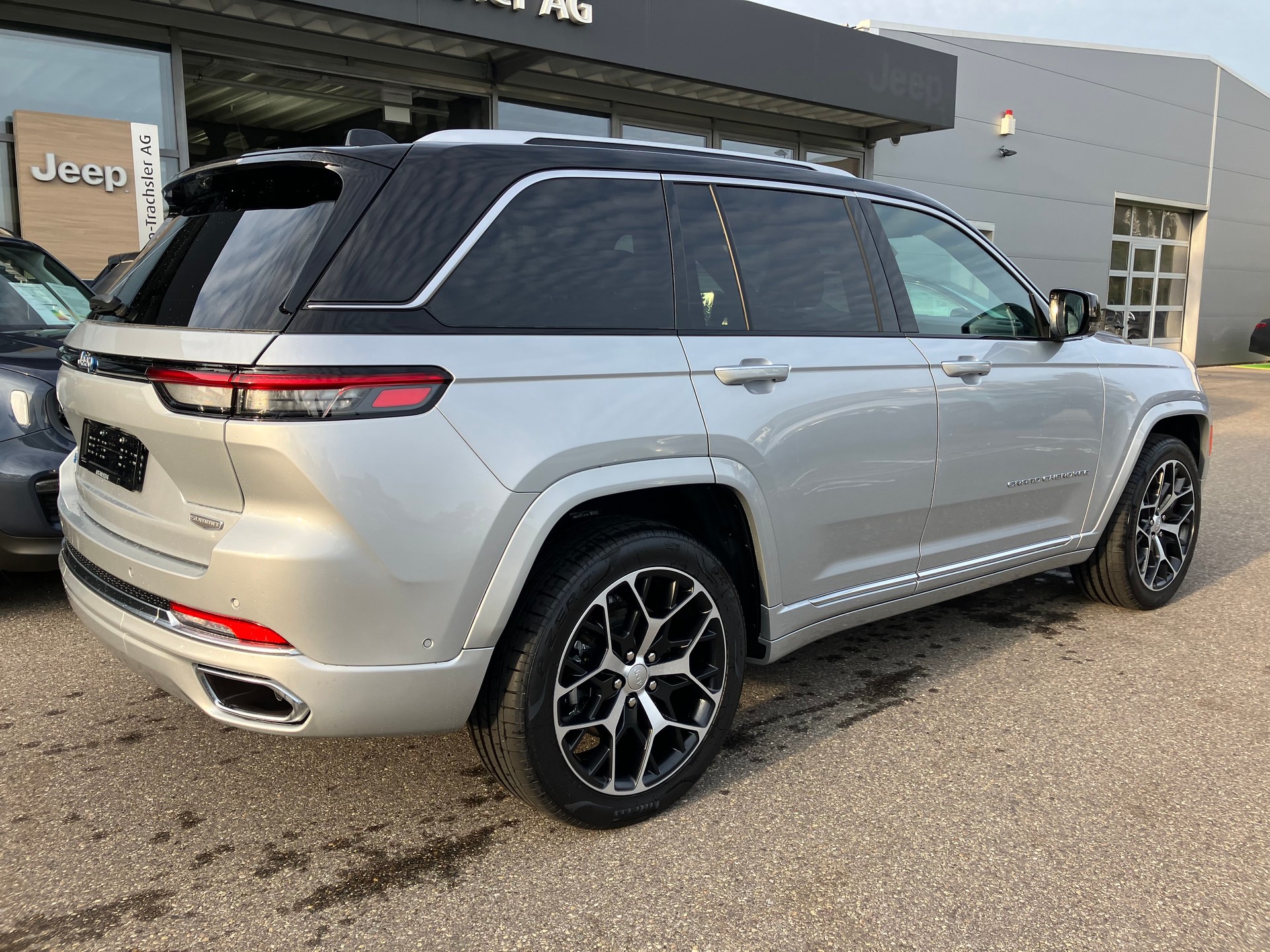 JEEP Grand Cherokee 2.0 Plug-in-Hybrid Summit Reserve 4xe-image-4