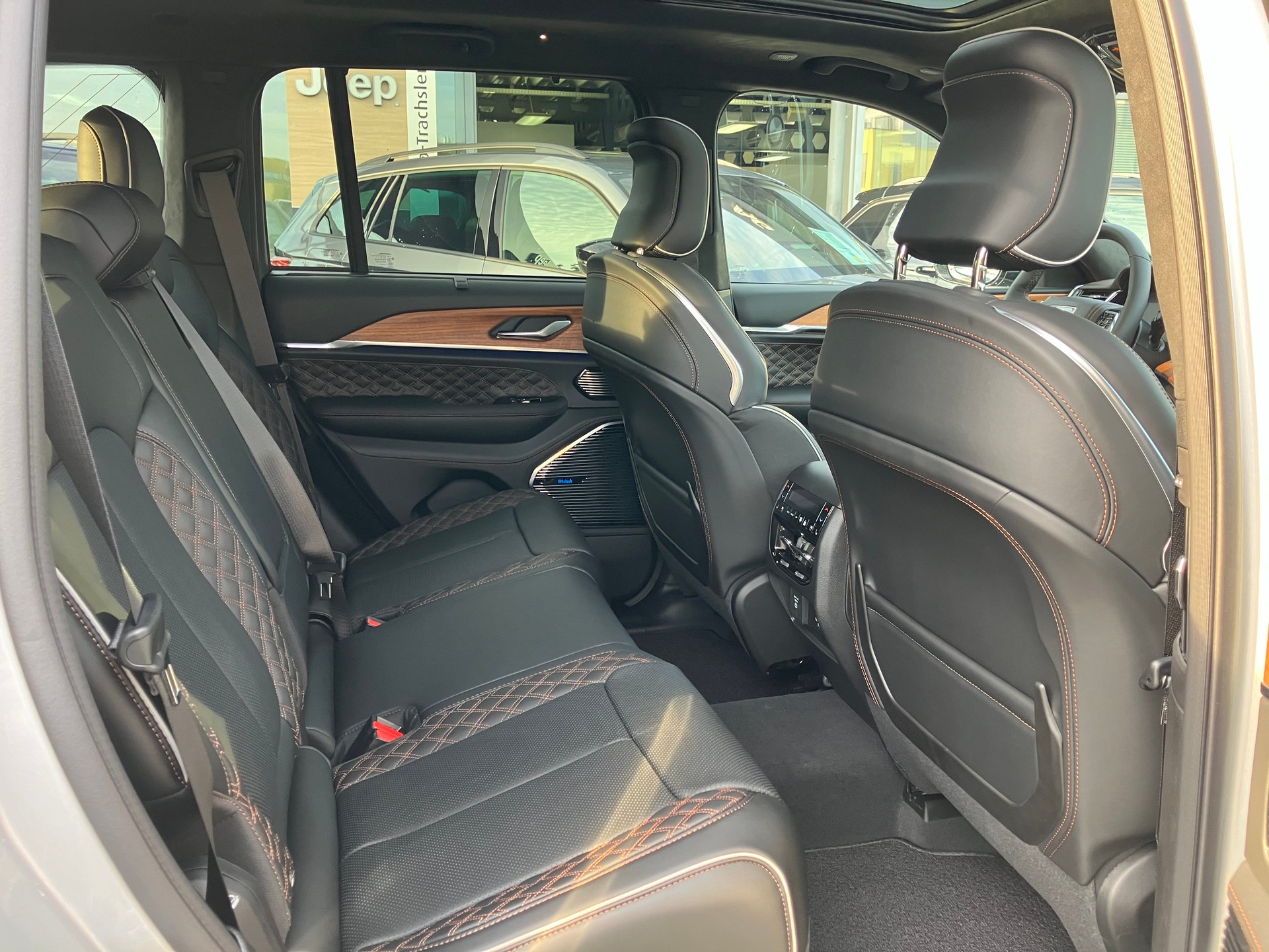 JEEP Grand Cherokee 2.0 Plug-in-Hybrid Summit Reserve 4xe-image-6