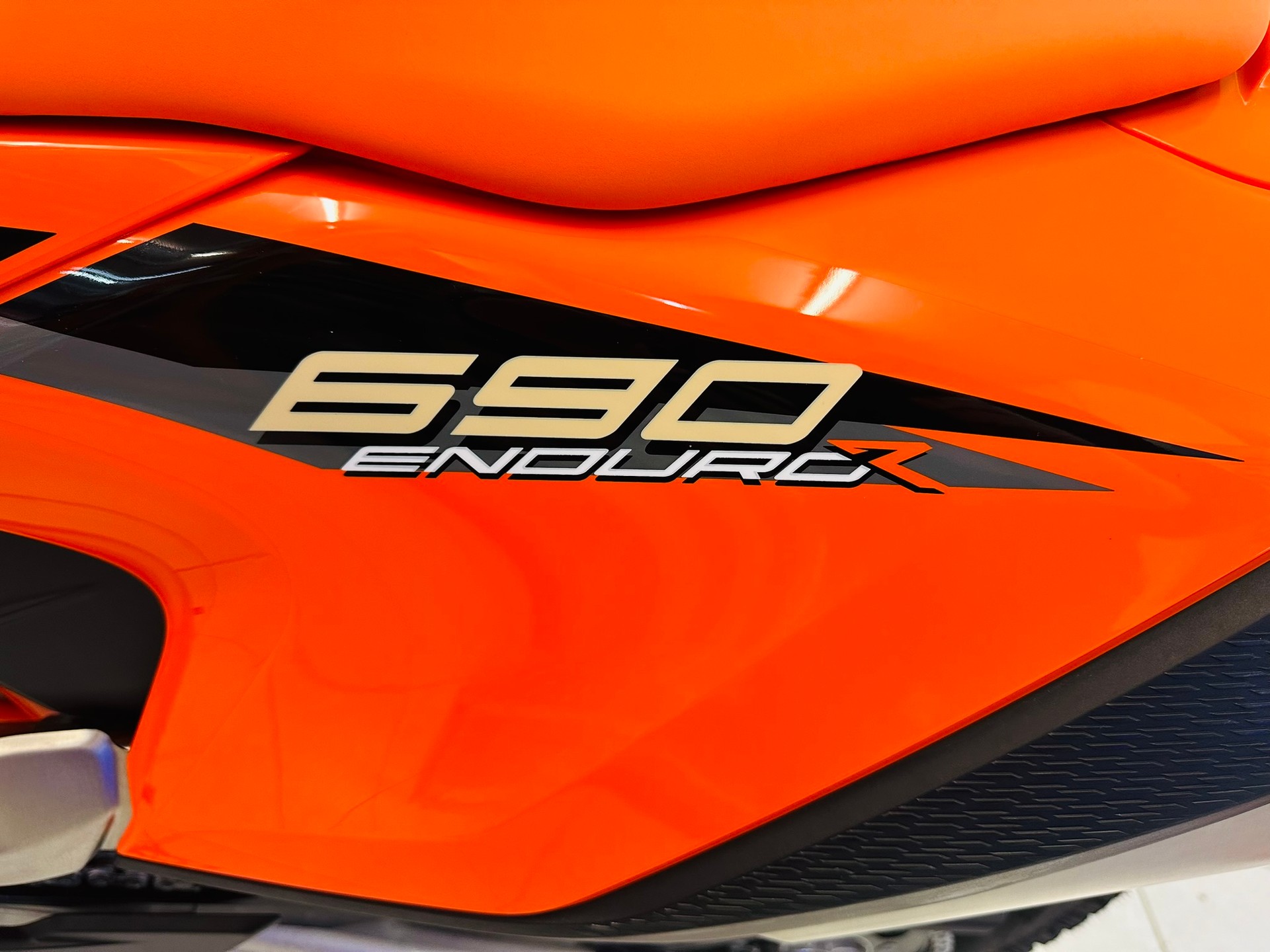 KTM 690 Enduro R-image-4