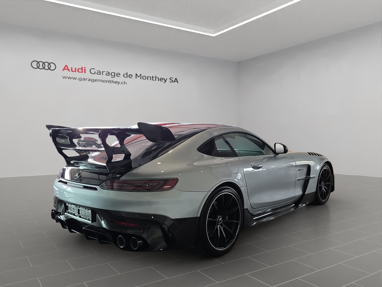 MERCEDES-BENZ AMG GT Black Series-image-2
