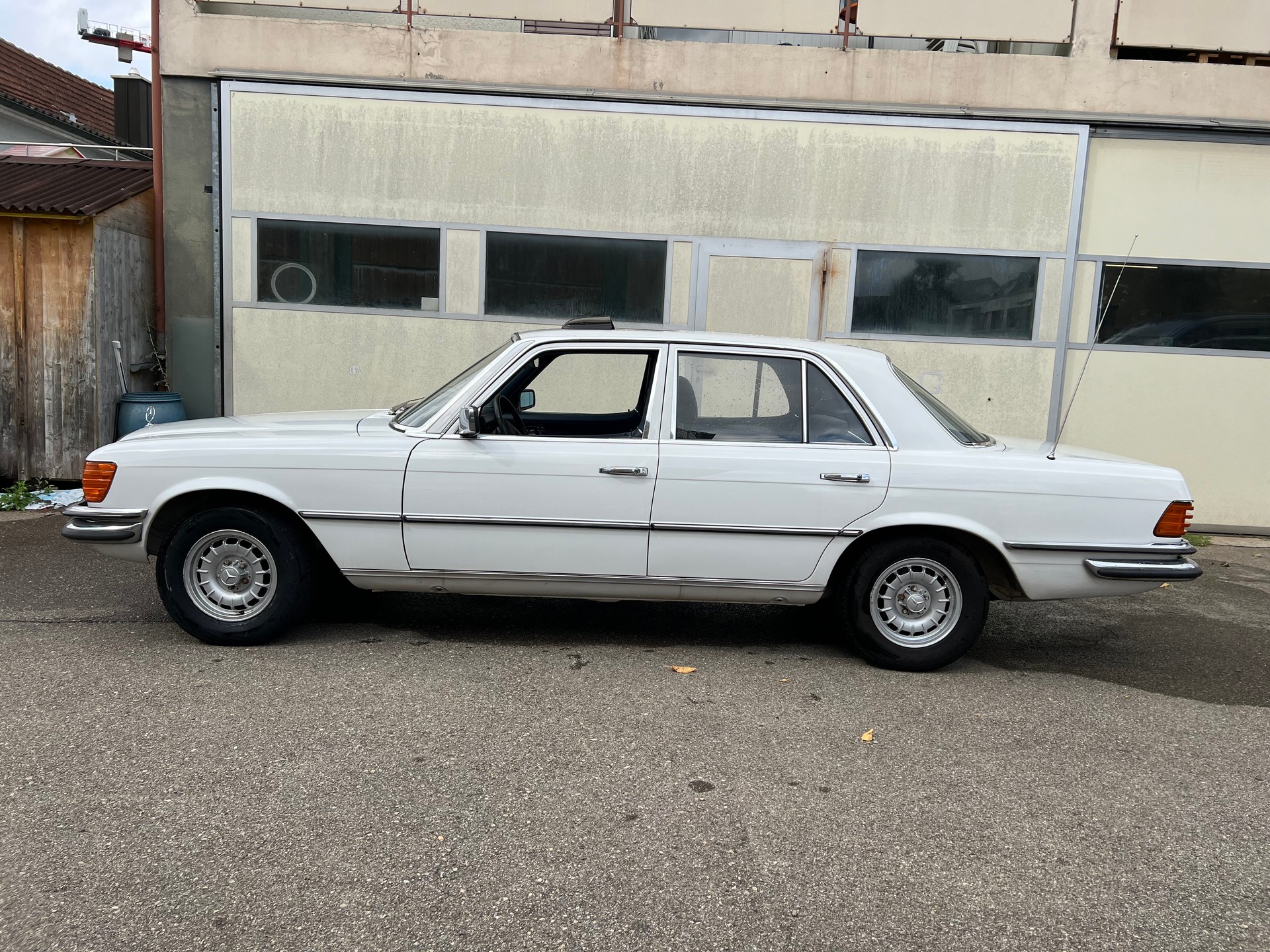 MERCEDES-BENZ 450 SE-showroom-element-2