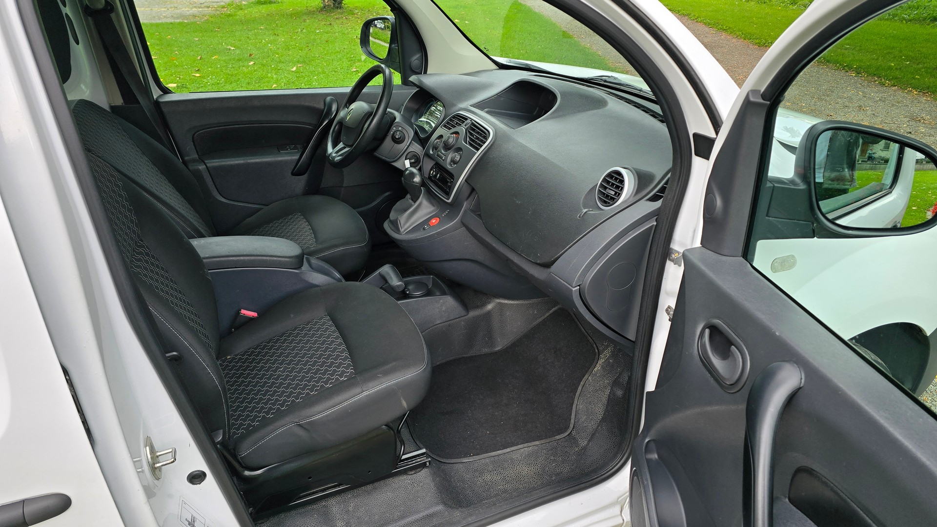RENAULT Kangoo Z.E.-image-8