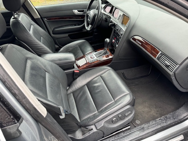 AUDI A6 3.2 V6 FSI quattro-image-6
