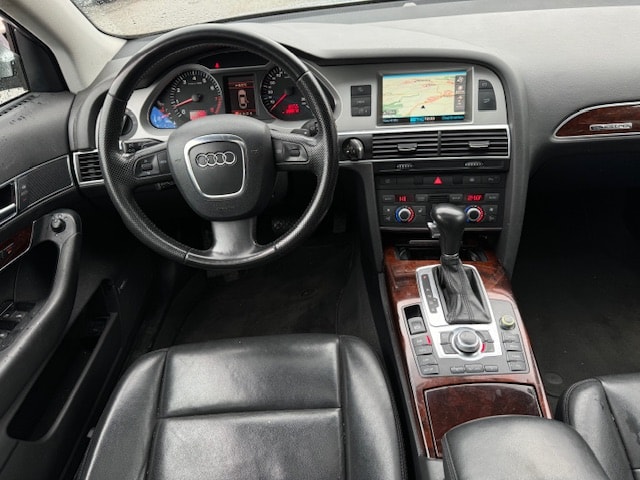 AUDI A6 3.2 V6 FSI quattro-image-5