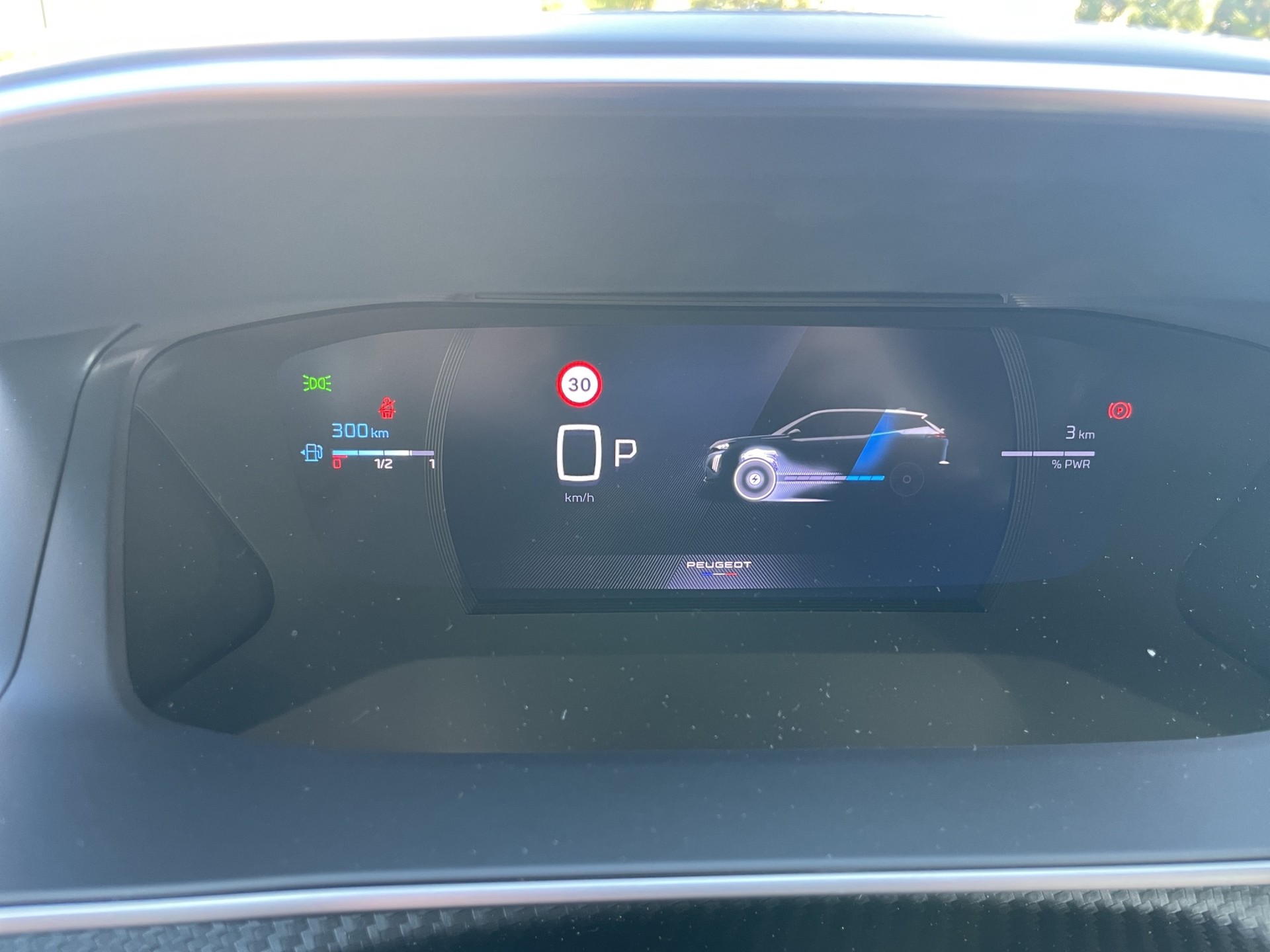 PEUGEOT 2008 1.2 Hybrid GT-image-6