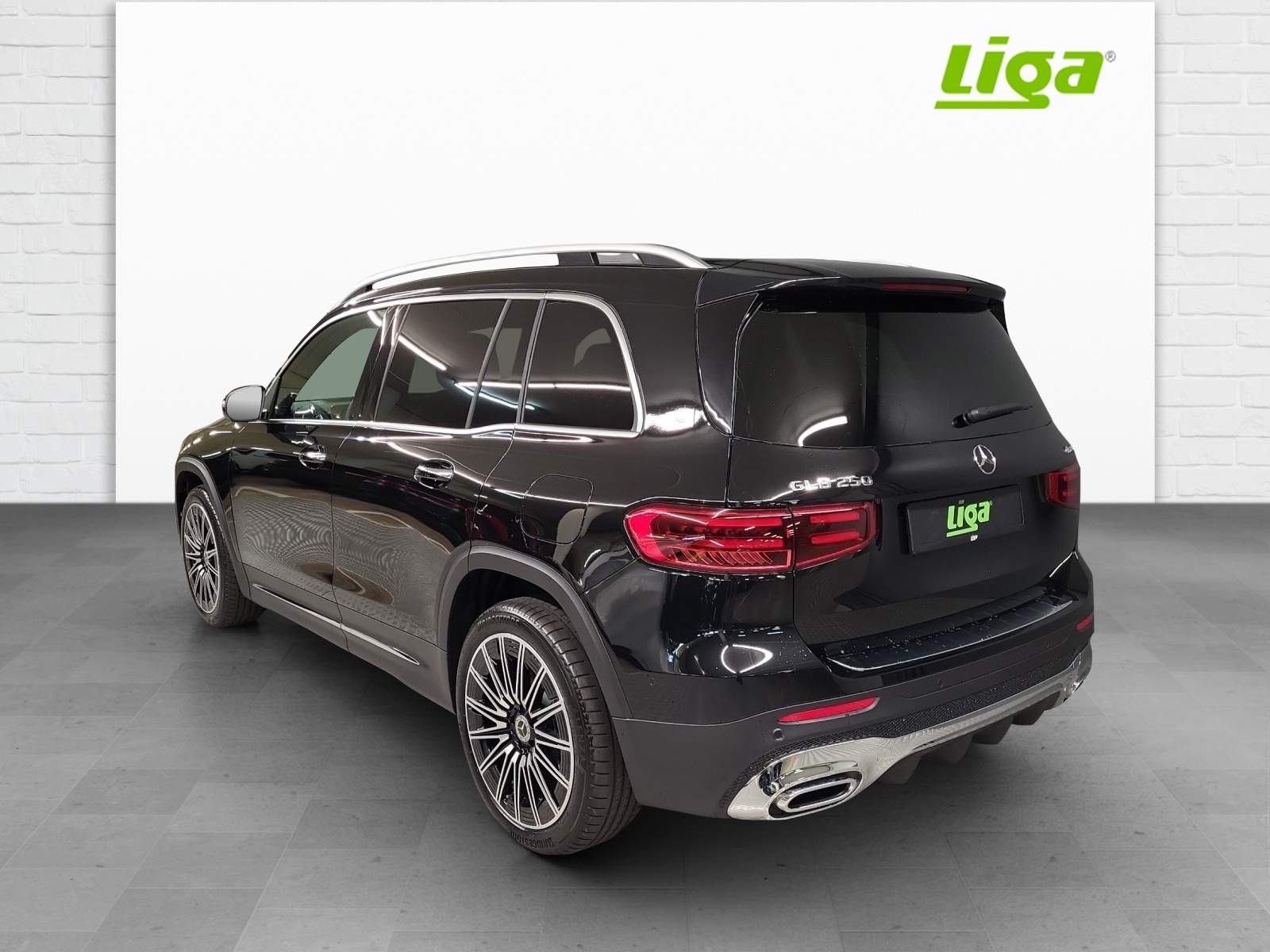 MERCEDES-BENZ GLB 250 AMG Line 4Matic-showroom-element-3