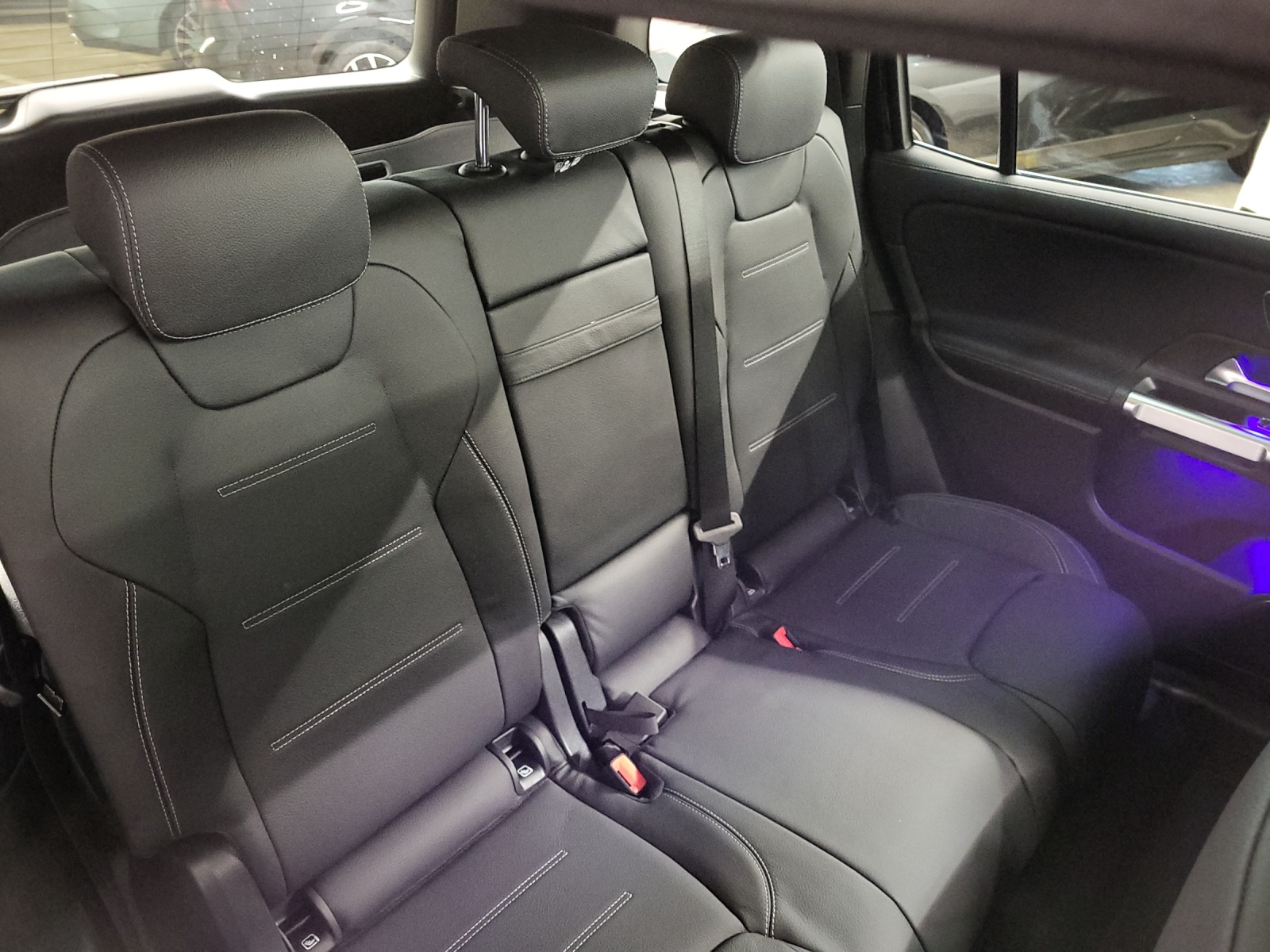 MERCEDES-BENZ GLB 250 AMG Line 4Matic-image-9
