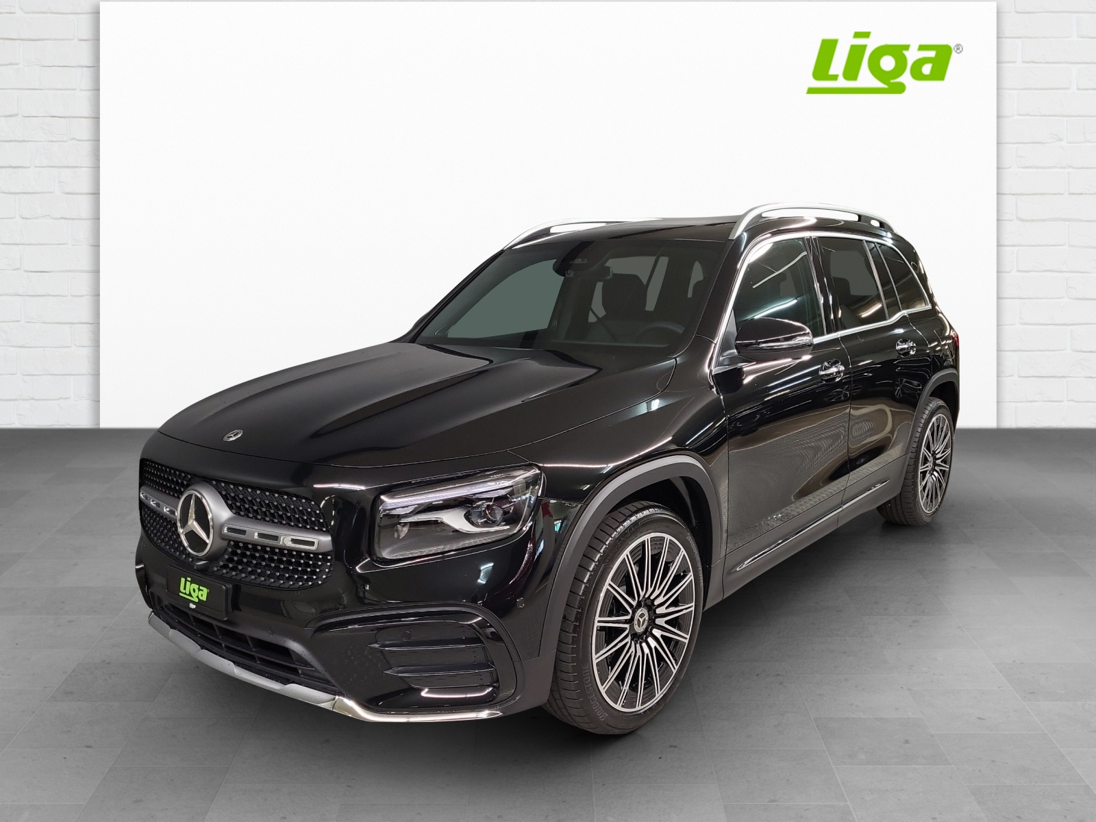 MERCEDES-BENZ GLB 250 AMG Line 4Matic-showroom-element-1