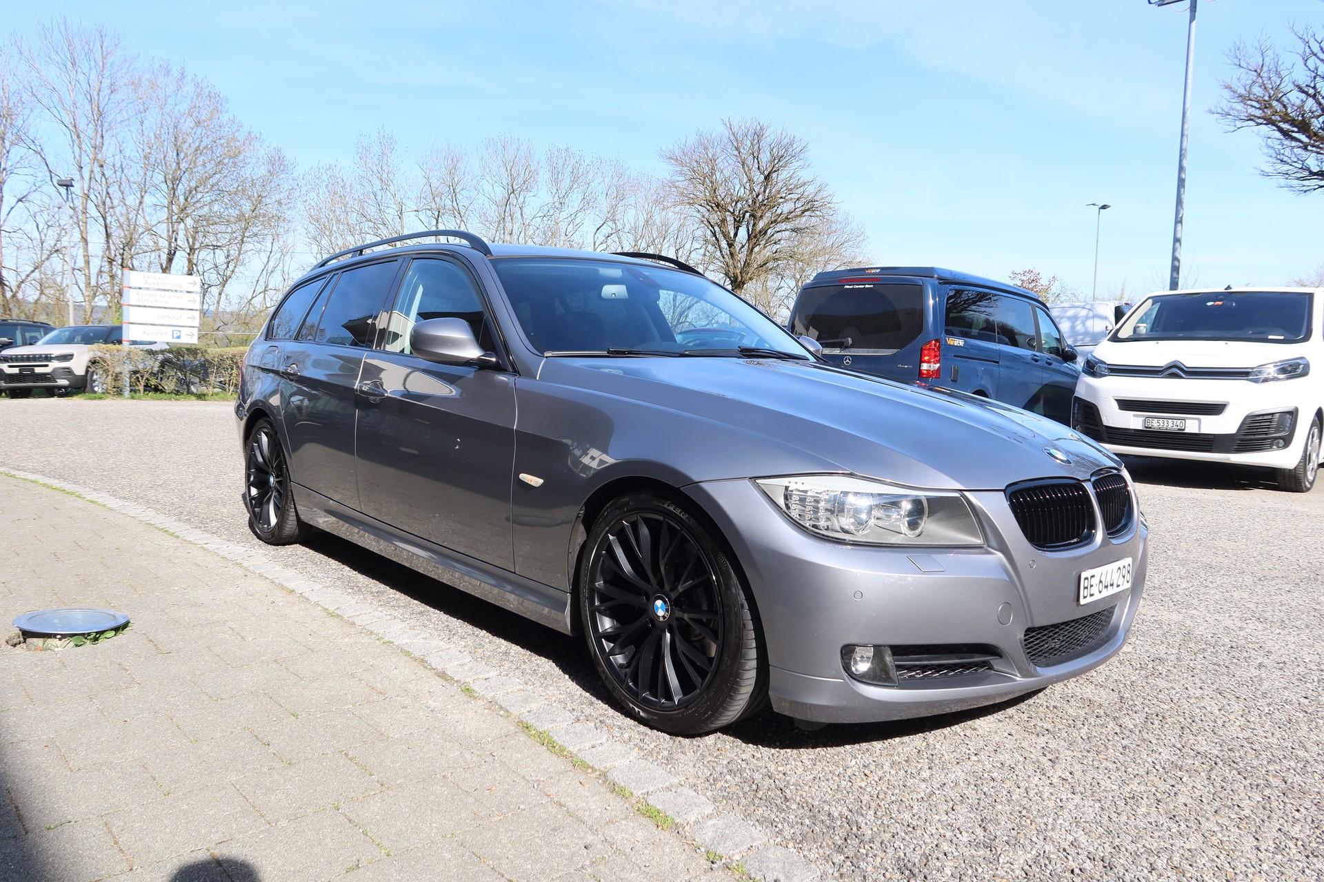 BMW 330d xDrive Touring-image-6