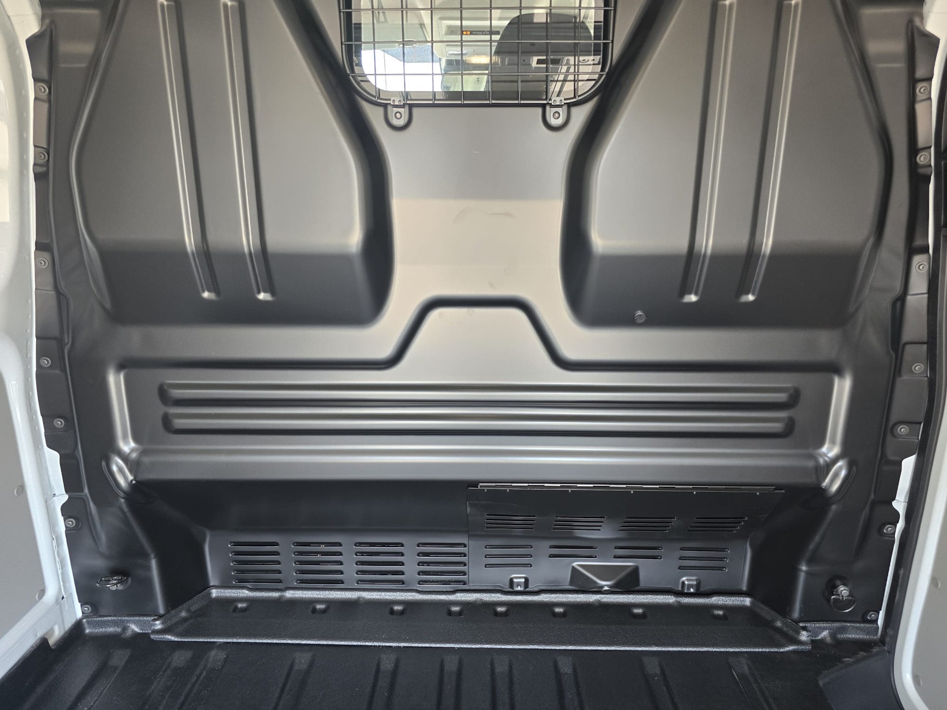 VW e-Transporter Plus 70 kWh-image-6