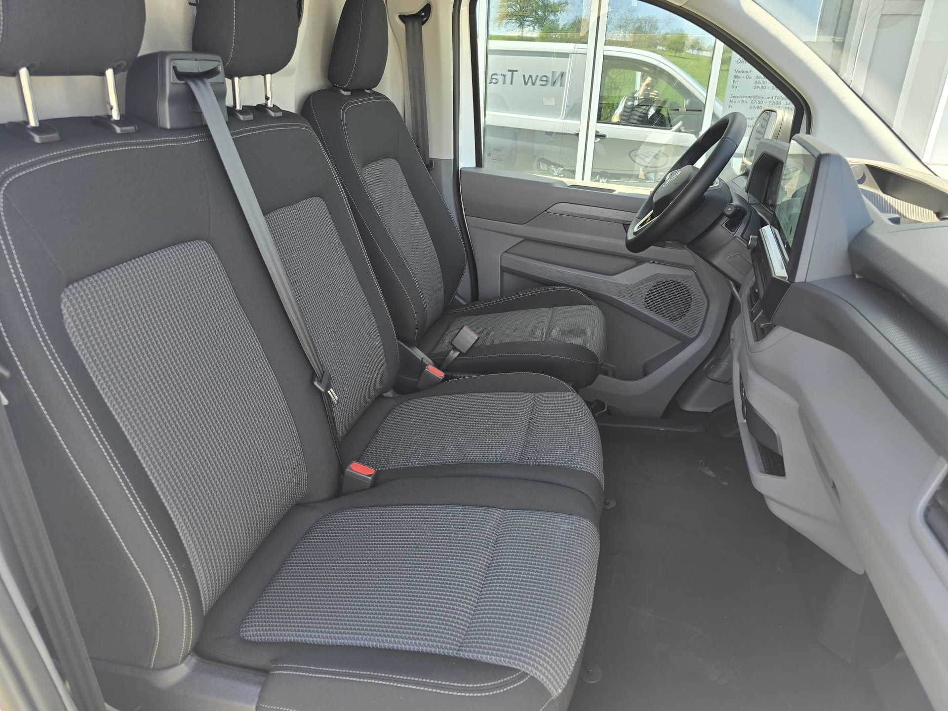 VW e-Transporter Plus 70 kWh-image-2