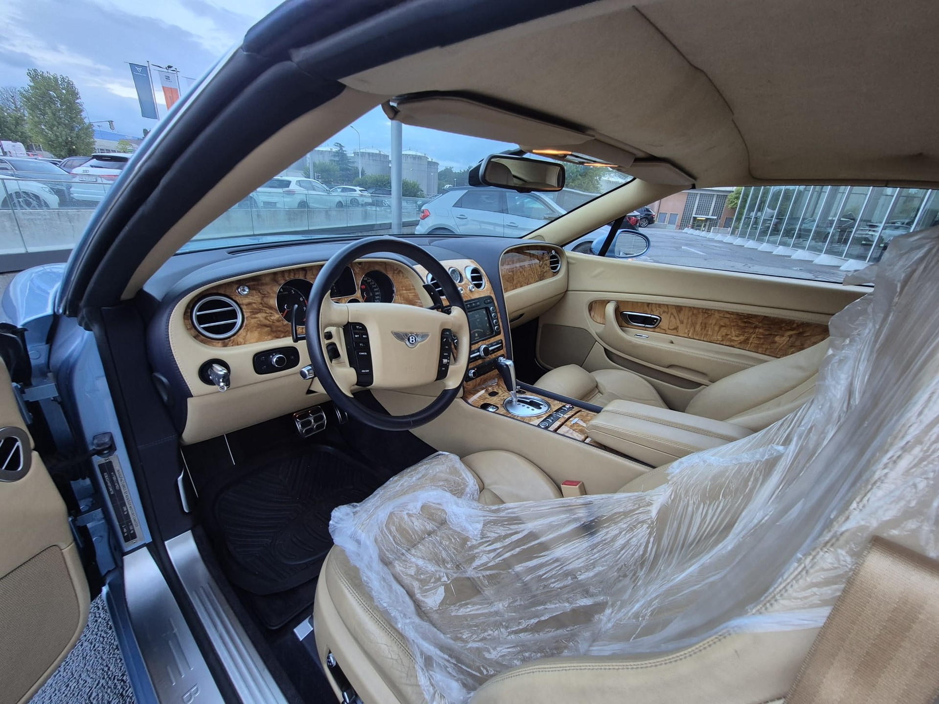 BENTLEY Continental GTC 6.0 "Mansory"-image-17
