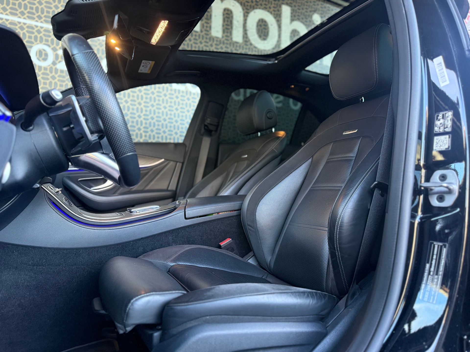 MERCEDES-BENZ AMG E 53 4Matic+ Speedshift 9G-TCT NIGHT ÉDITION-image-4