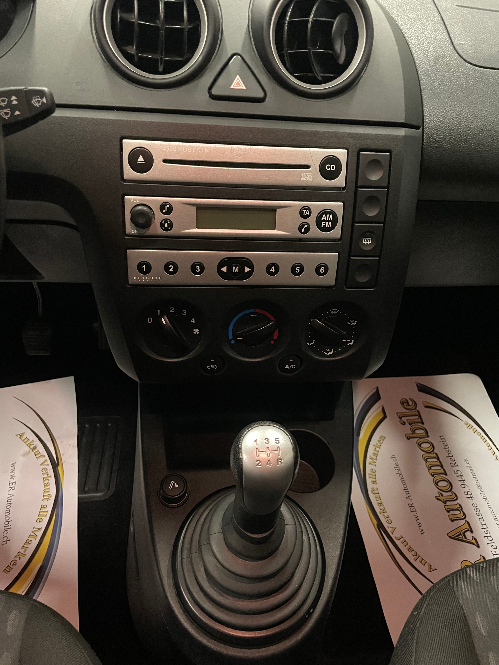 FORD Fiesta 1.4 16V Trend-image-9