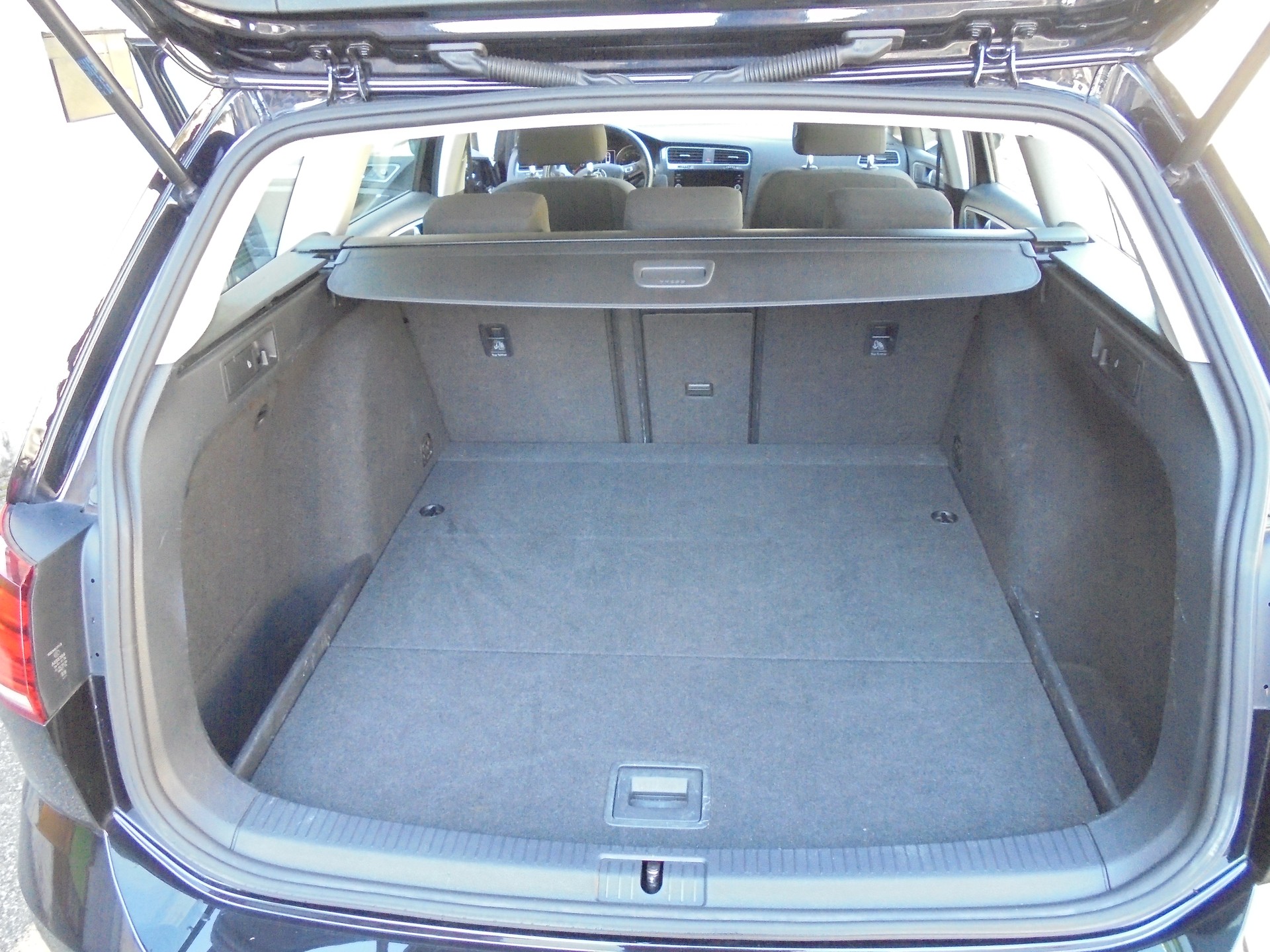 VW Golf Variant 2.0 TDI Comfortline DSG-image-11
