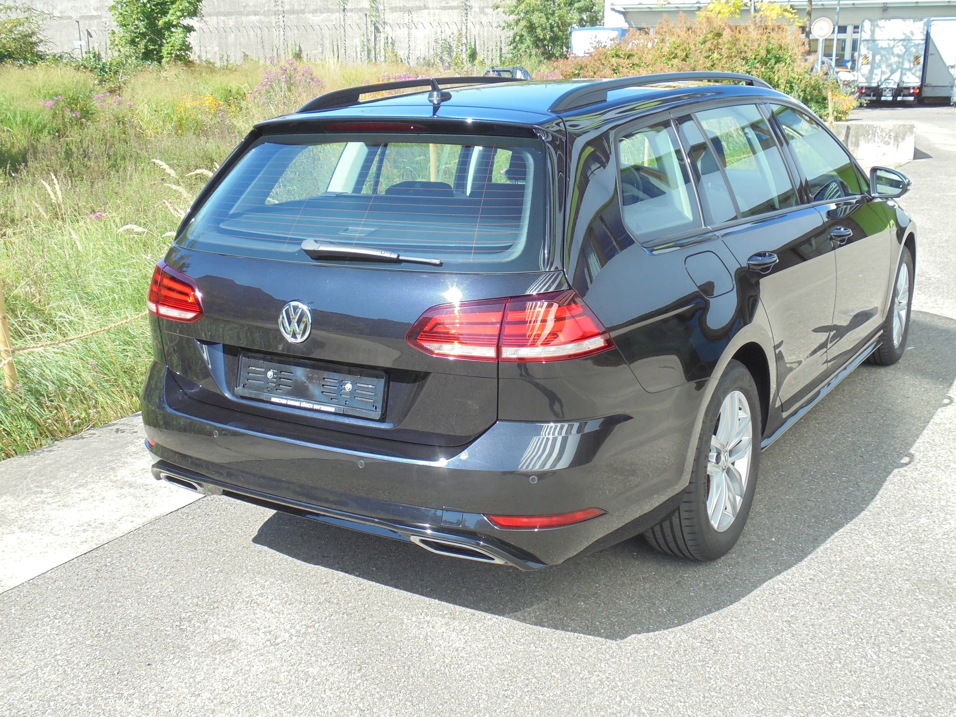 VW Golf Variant 2.0 TDI Comfortline DSG-image-6
