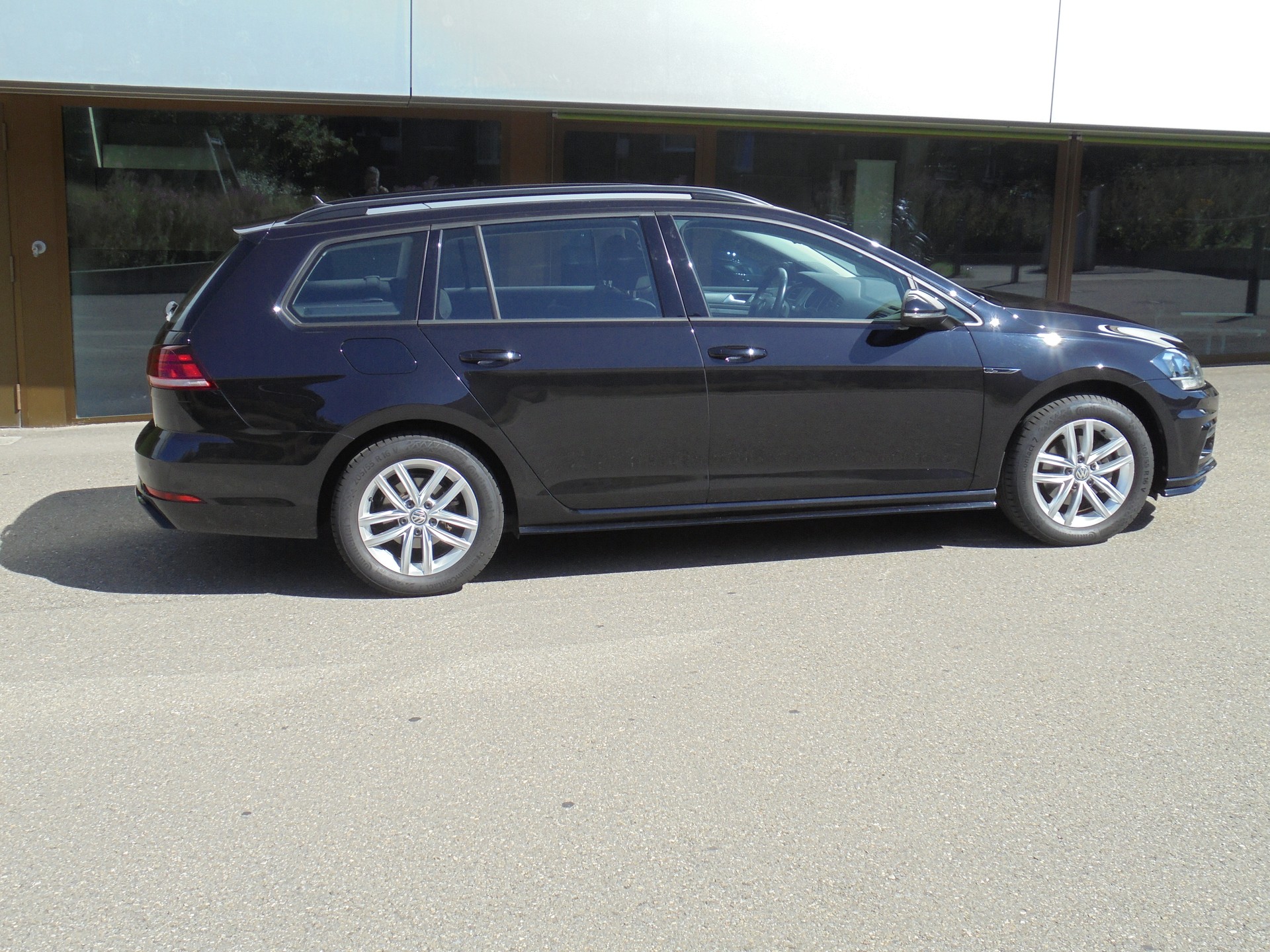 VW Golf Variant 2.0 TDI Comfortline DSG-image-2