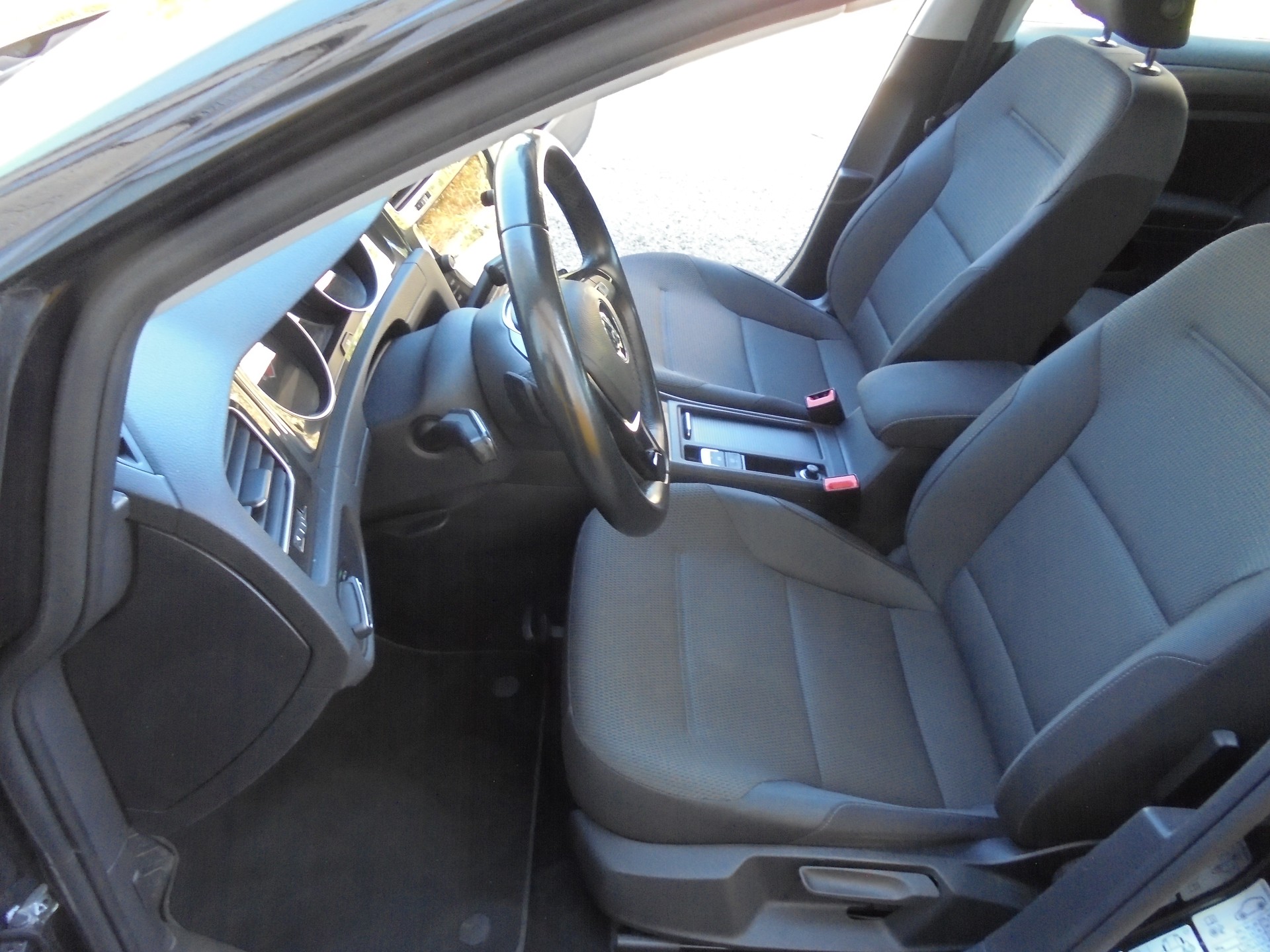 VW Golf Variant 2.0 TDI Comfortline DSG-image-9