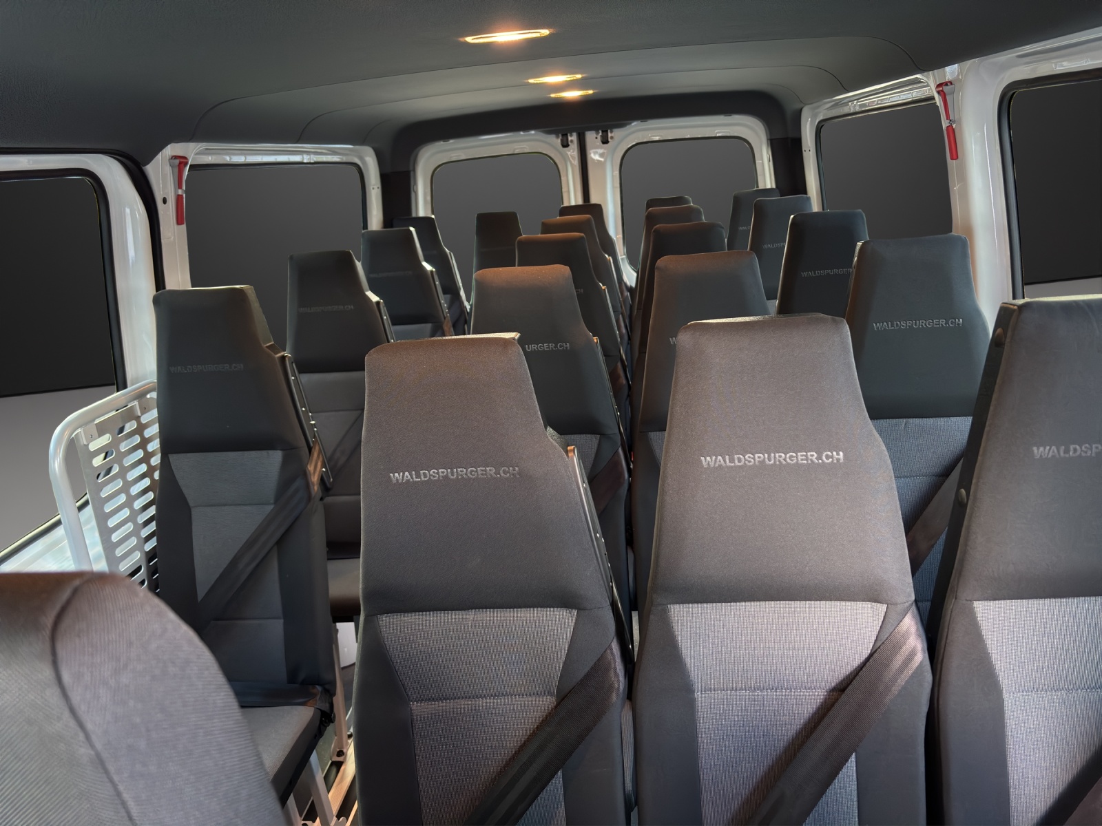 MERCEDES-BENZ Sprinter 317 CDI Standard 9G-TRONIC-image-9