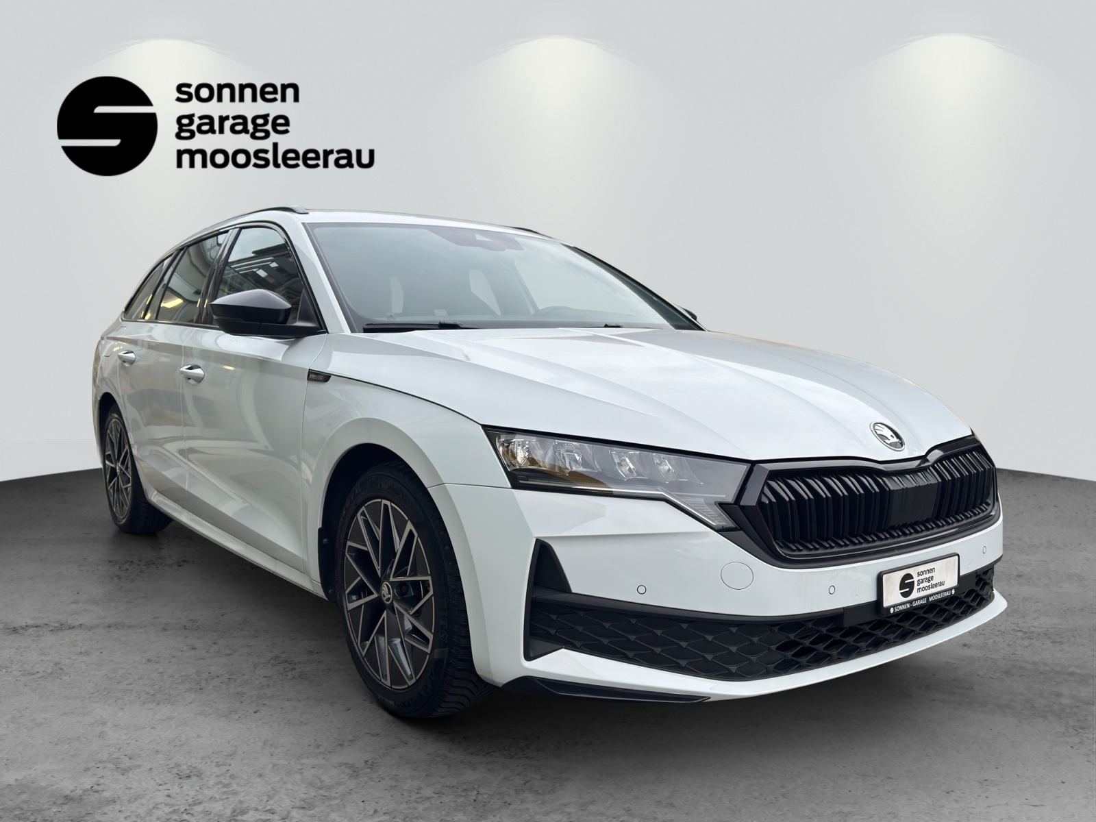 SKODA Octavia Combi 1.5 TSI mHEV DSG Sport Line-image-1