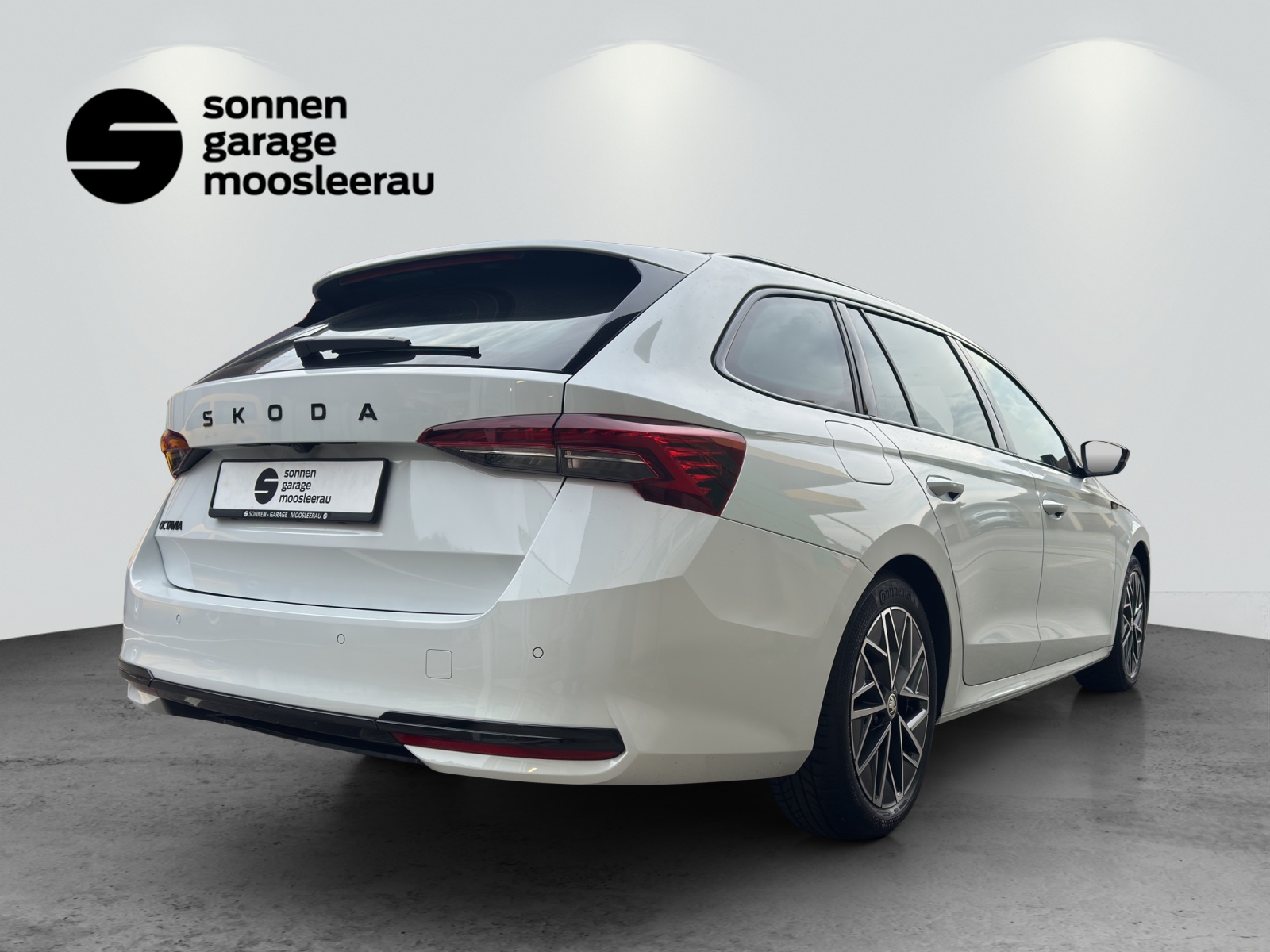 SKODA Octavia Combi 1.5 TSI mHEV DSG Sport Line-image-2
