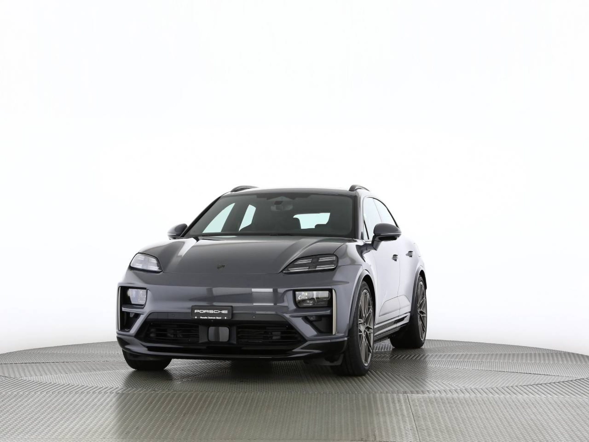 PORSCHE Macan Turbo-image-30