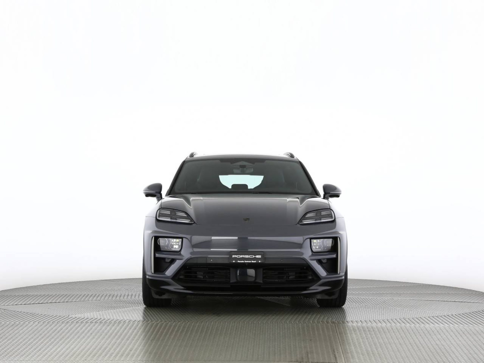 PORSCHE Macan Turbo-image-29