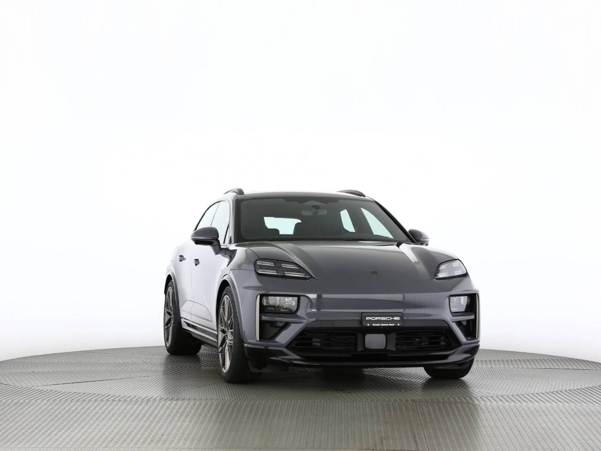PORSCHE Macan Turbo-image-28