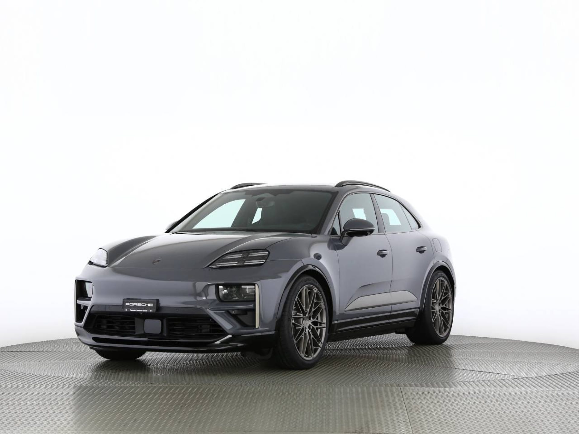 PORSCHE Macan Turbo-image-7