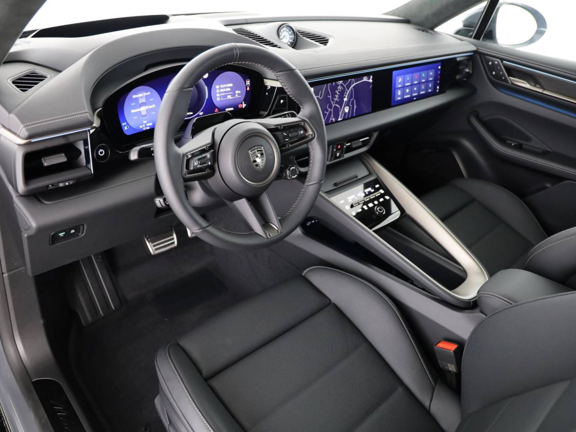PORSCHE Macan Turbo-showroom-element-3
