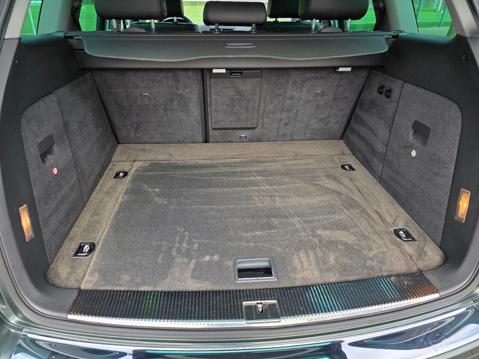 VW Touareg 5.0 TDI V10 Automatic-image-13