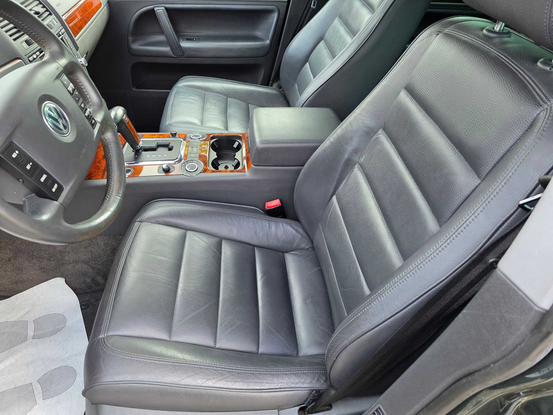 VW Touareg 5.0 TDI V10 Automatic-image-10