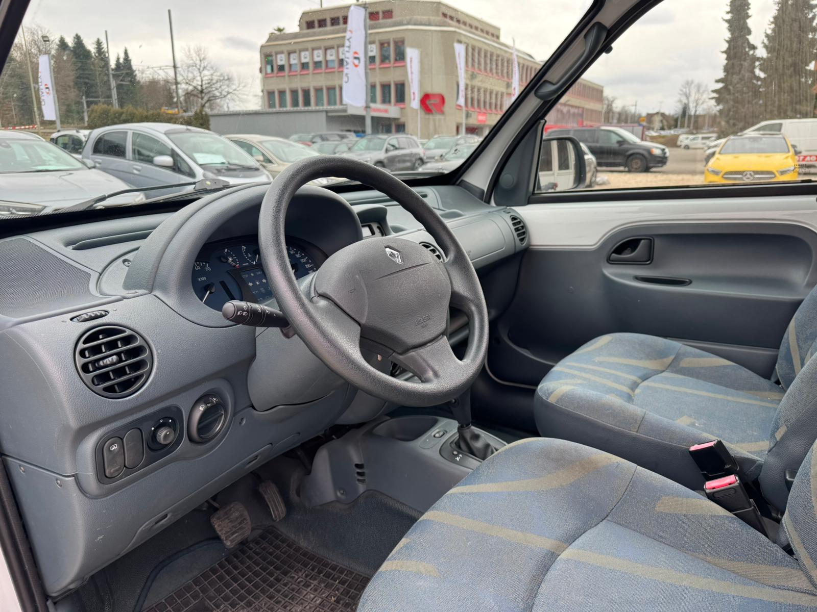 RENAULT Kangoo 1.4 RXE Alizé Automatic-image-12