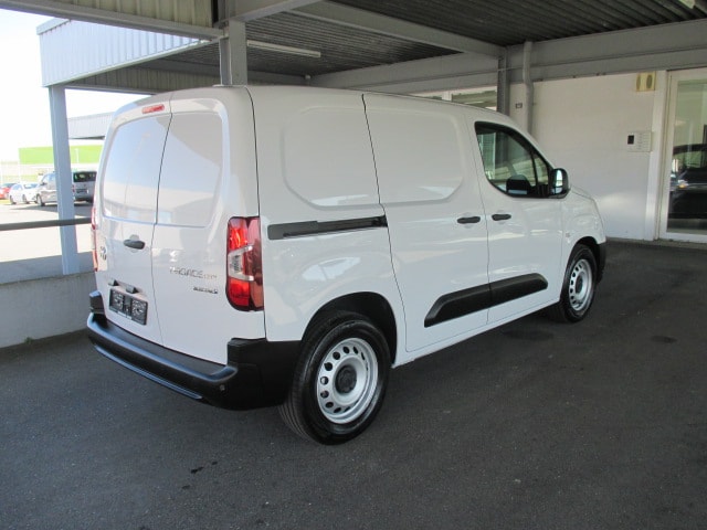 TOYOTA Proace City Van EV 50 kWh Active Medium-image-1