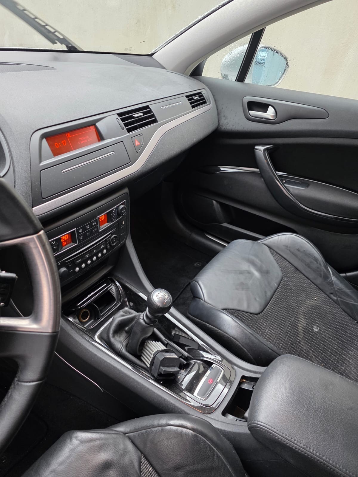 CITROEN C5 Tourer 2.0 HDi Exclusive Automatic-image-4