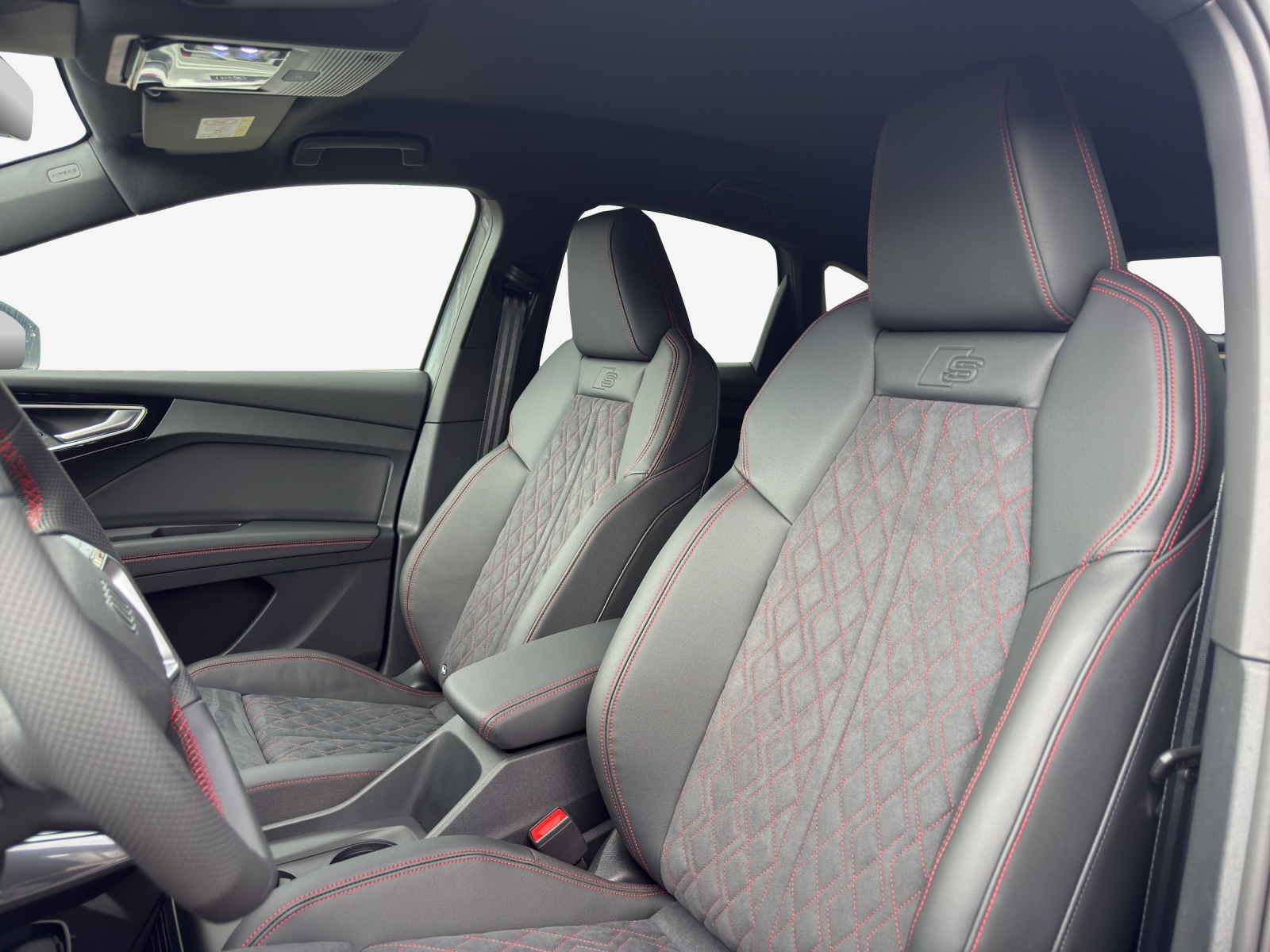 AUDI Q4 Sportback e-tron 45 Edition Swiss Ski quattro-image-14
