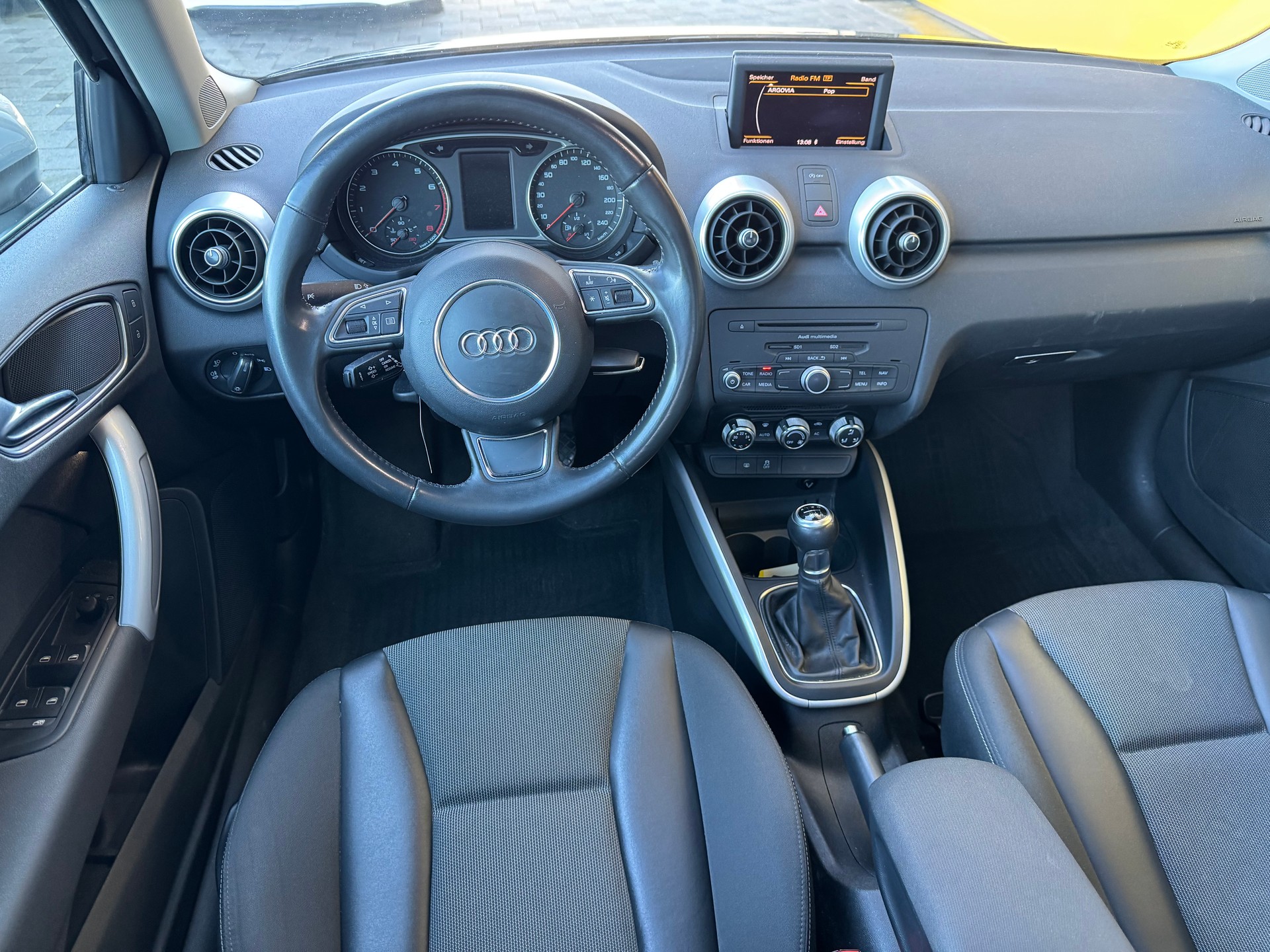 AUDI A1 Sportback 1.4 TFSI Ambition Competition-image-10