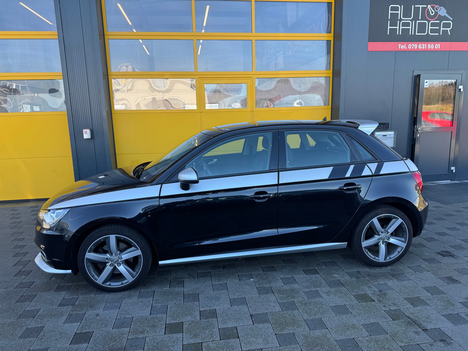 AUDI A1 Sportback 1.4 TFSI Ambition Competition-image-3