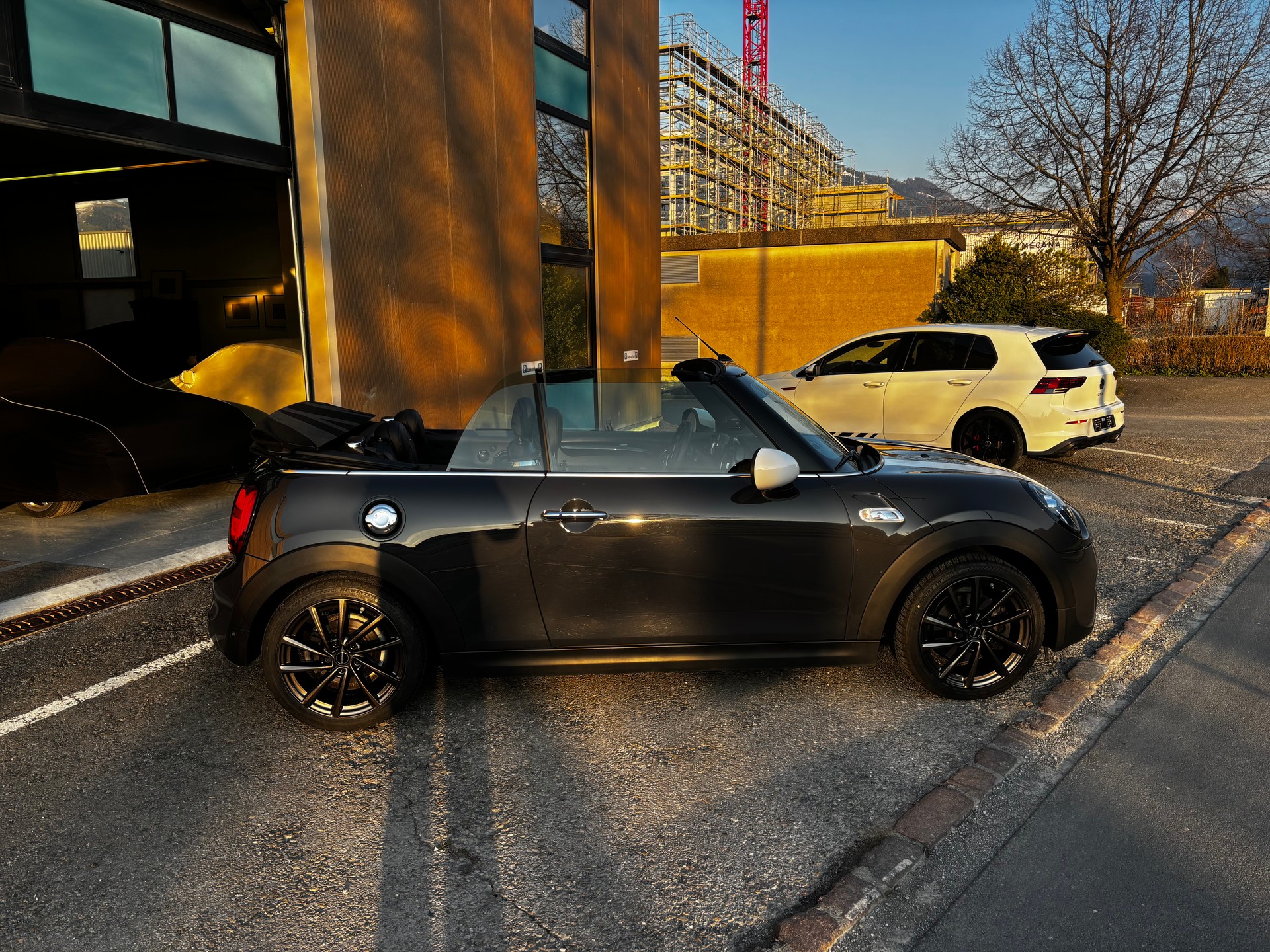 MINI Cooper S Cabriolet-image-4