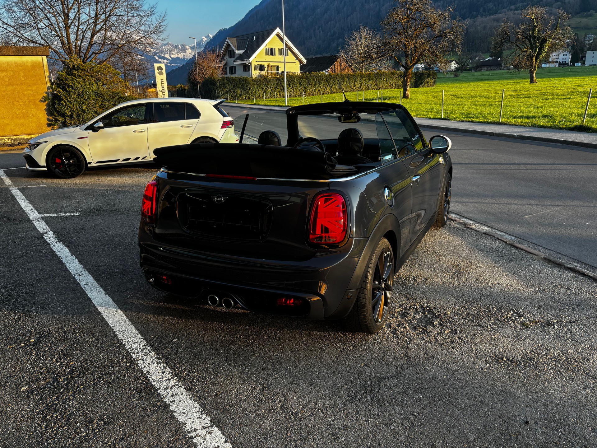 MINI Cooper S Cabriolet-image-3
