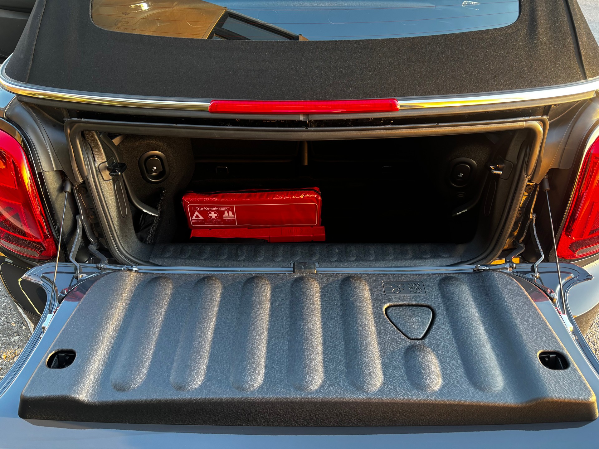 MINI Cooper S Cabriolet-image-18