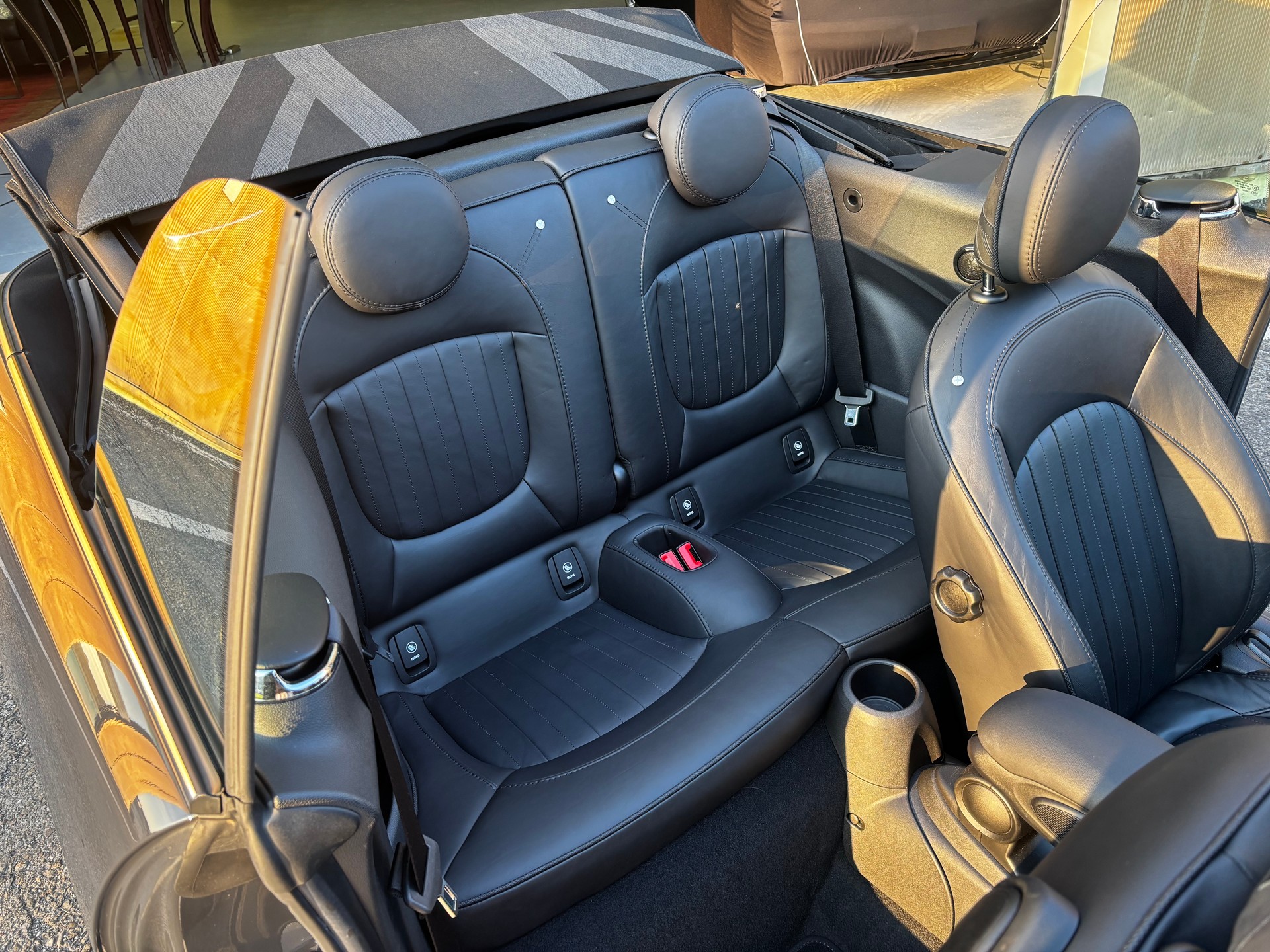 MINI Cooper S Cabriolet-image-9